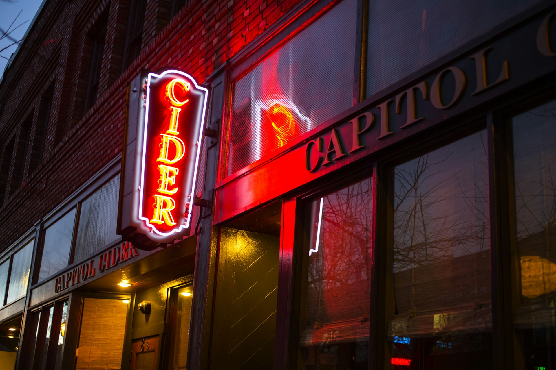 Capitol Cider's 30-tap bar offers 20 ciders and 10 beers, plus over 150 bottle options from all over the world © Capitol Cider