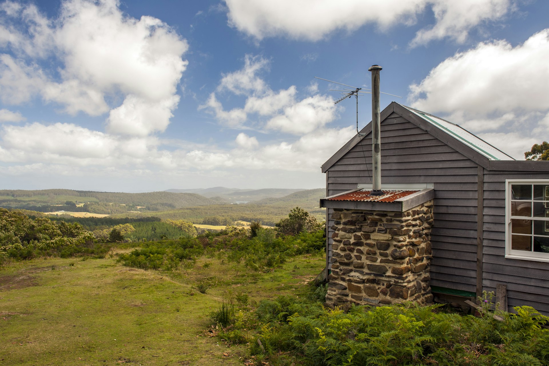 Bucolic views from McHenry Distillery on Tasman Peninsula © Leisa Tyler / LightRocket