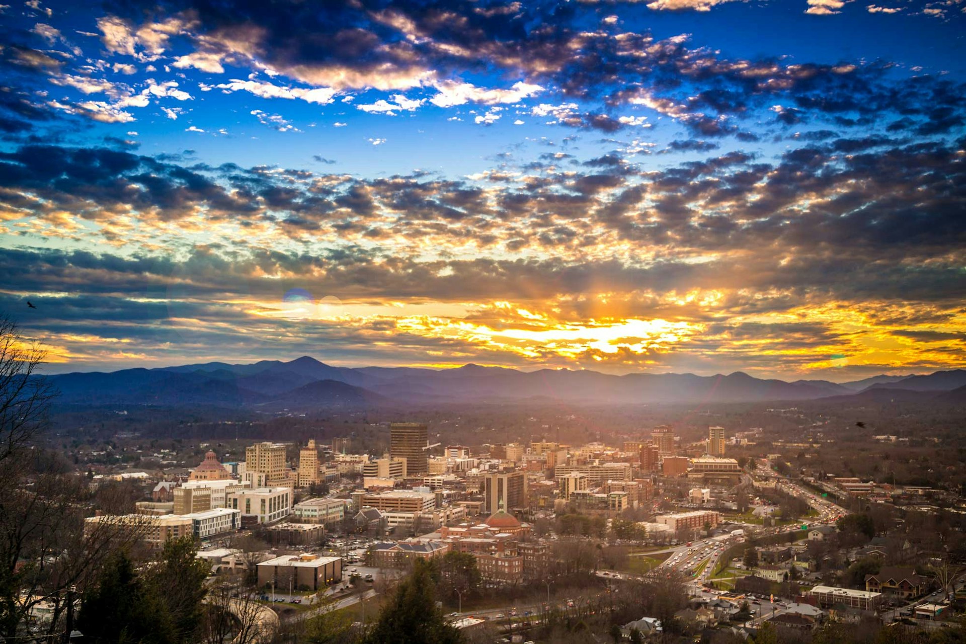 Downtown Asheville has the food and music to match the Appalachian setting © jaredkay / Getty Images