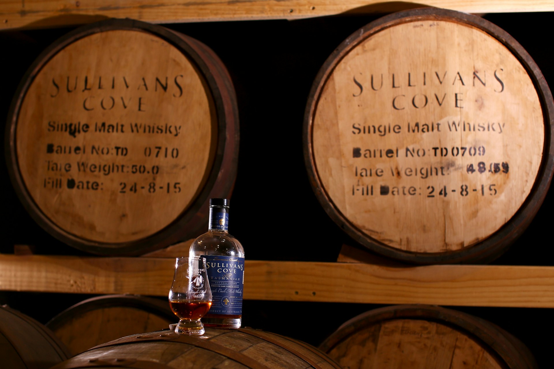 Award winning Sullivan's Cove craft whisky © Mark Kolbe / Getty 