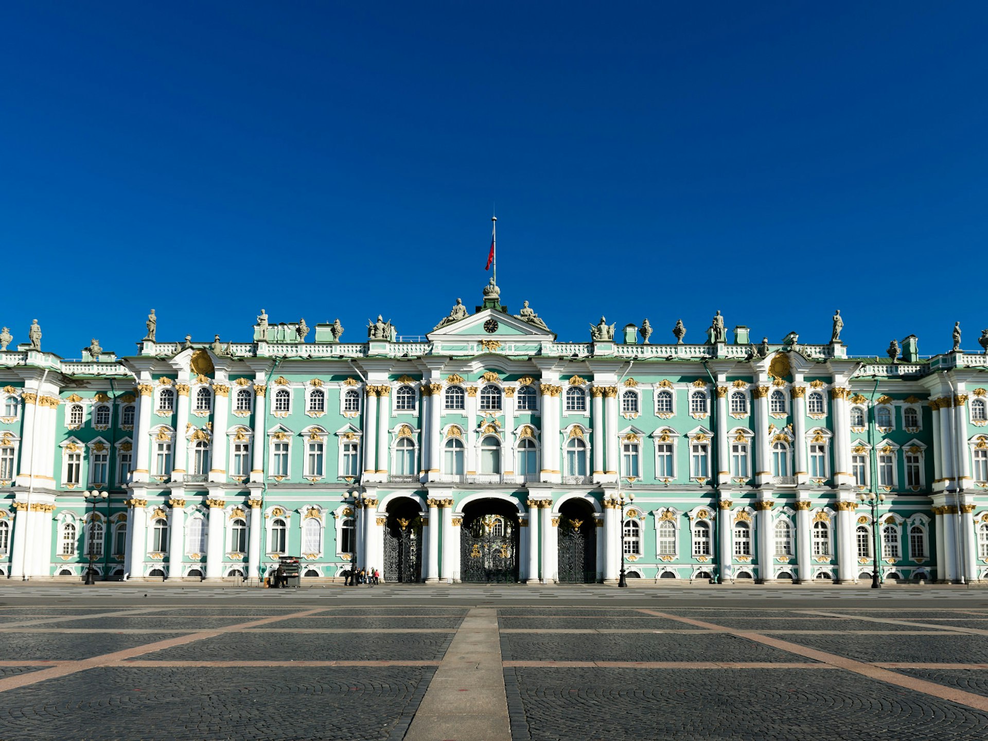 The spectacular Winter Palace, home of the State Hermitage Museum © Valeri Potapova / Shutterstock