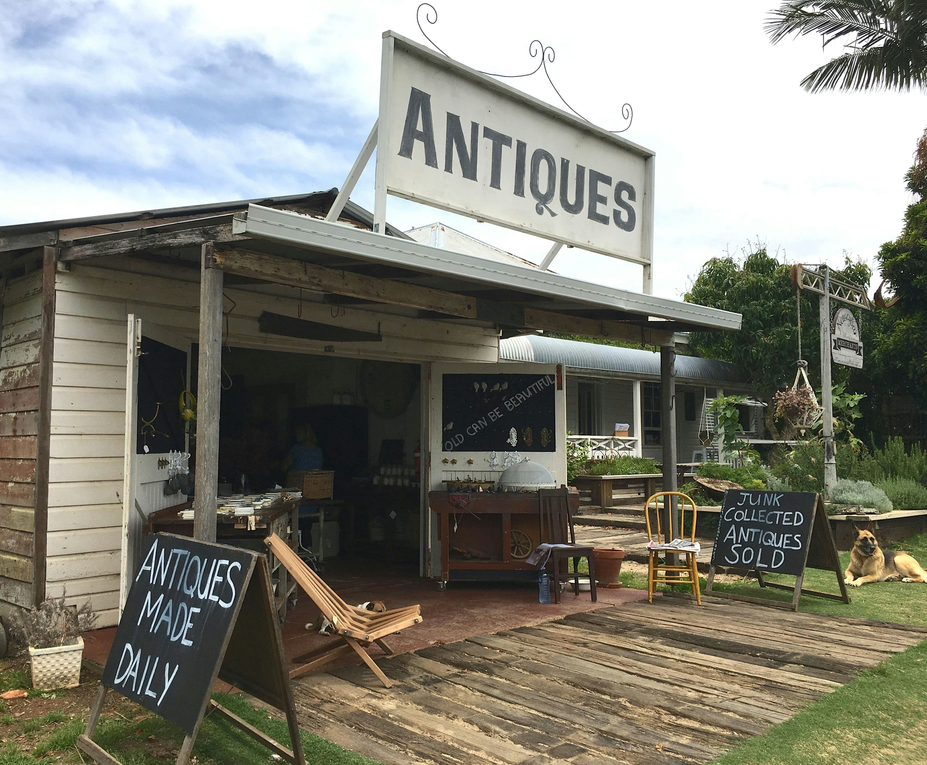Newrybar's antique stores are worth a rummage © Penny Carroll / Lonely Planet