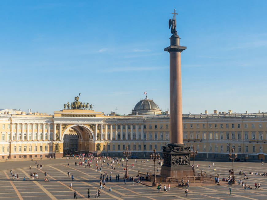 St Petersburgs Palace Square, utgångspunkten för gratis vandringsturer © Pelikh Alexey / Shutterstock