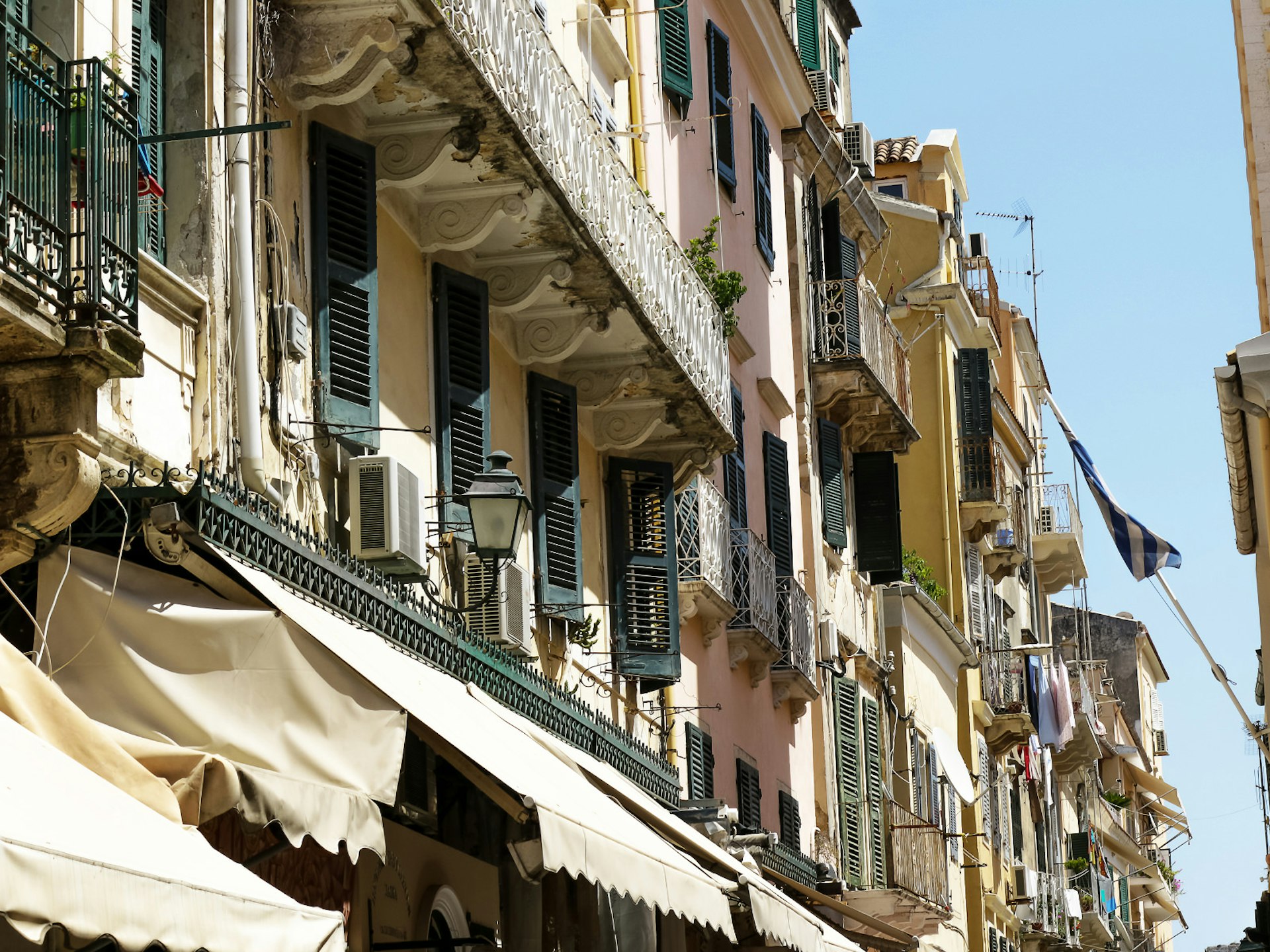 Italian-style balconies in Corfu Town © Merlin74 / Shutterstock