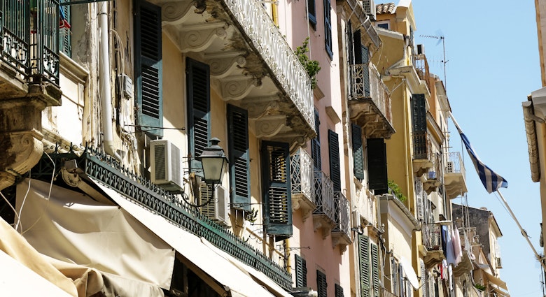 Italian-style balconies in Corfu Town © Merlin74 / Shutterstock