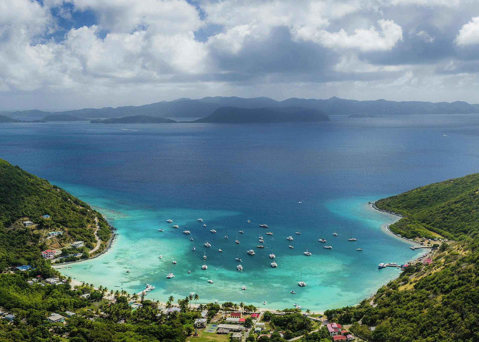 British Virgin Islands, Jost Van Dyke, Great Harbour, elevated view from Majohnny Hill © Walter Bibikow / Getty images