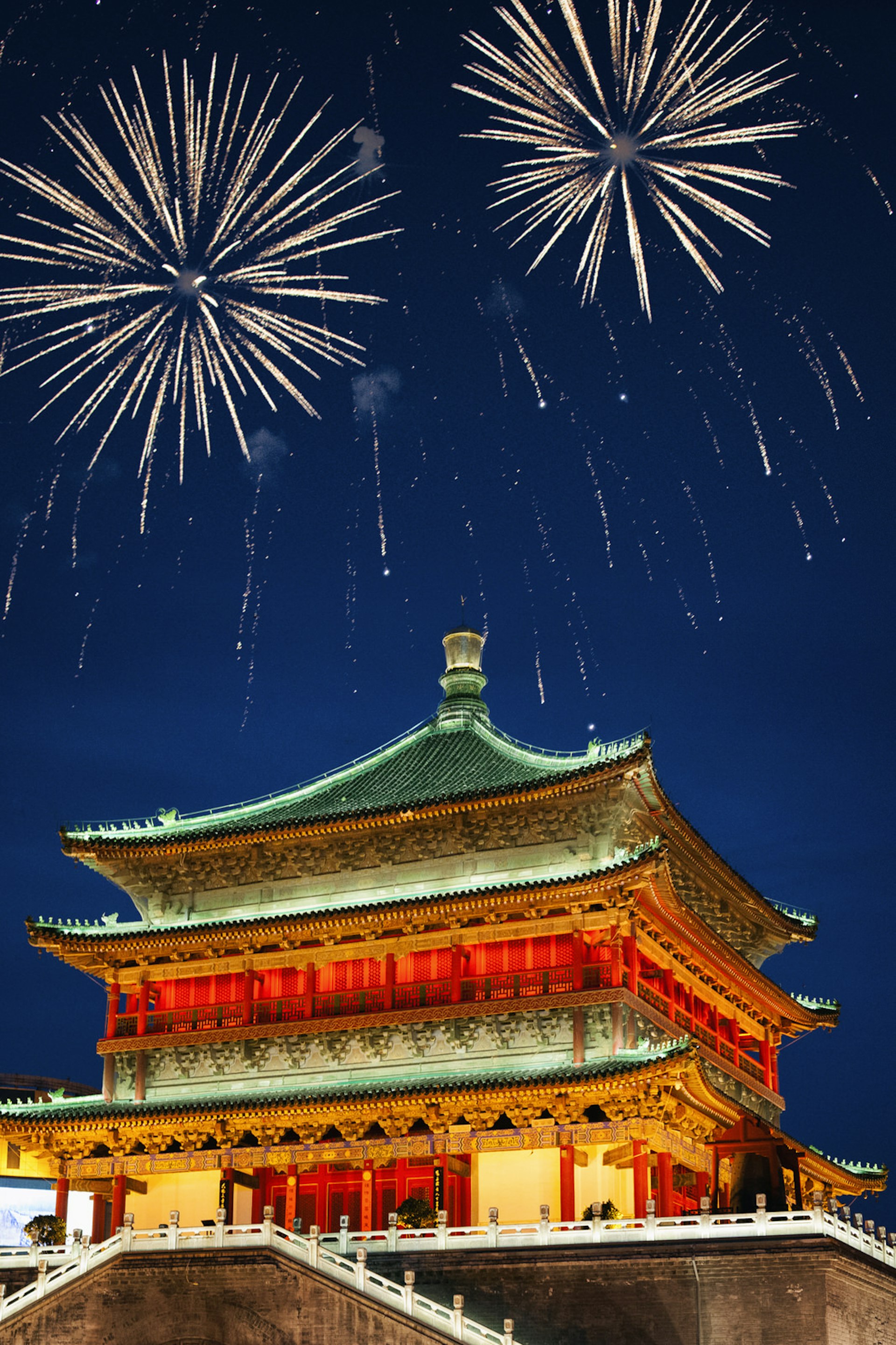 New Year's fireworks over the Bell Tower in Xi'an © powerofforever / Getty