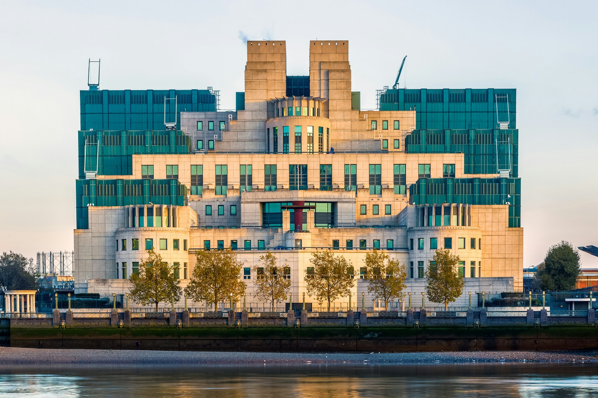 MI6 building, London © VictorHuang / Getty Images