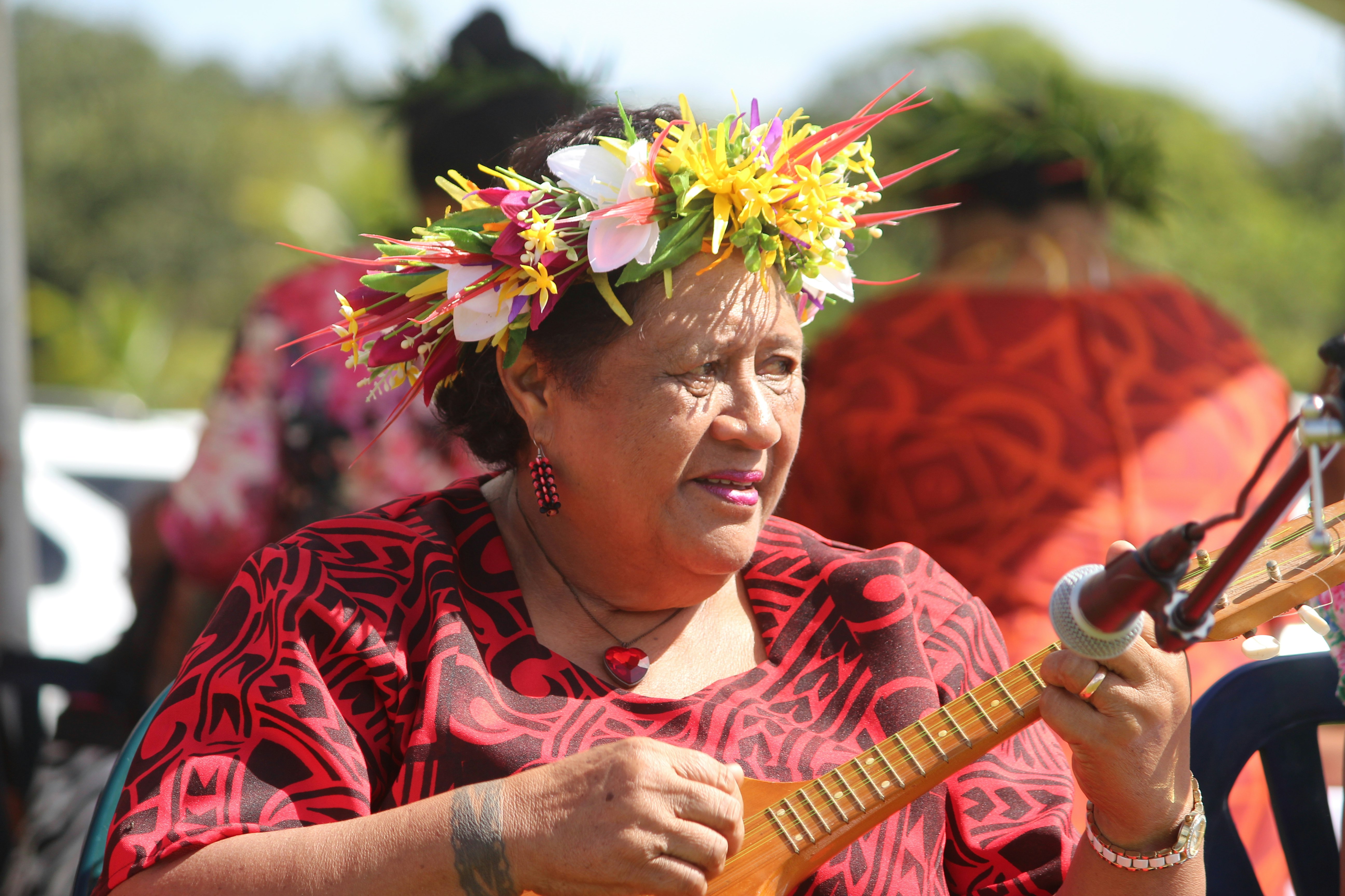 Get serendaded by the ukulele at one of the country's show days © Brett Atkinson / Lonely Planet