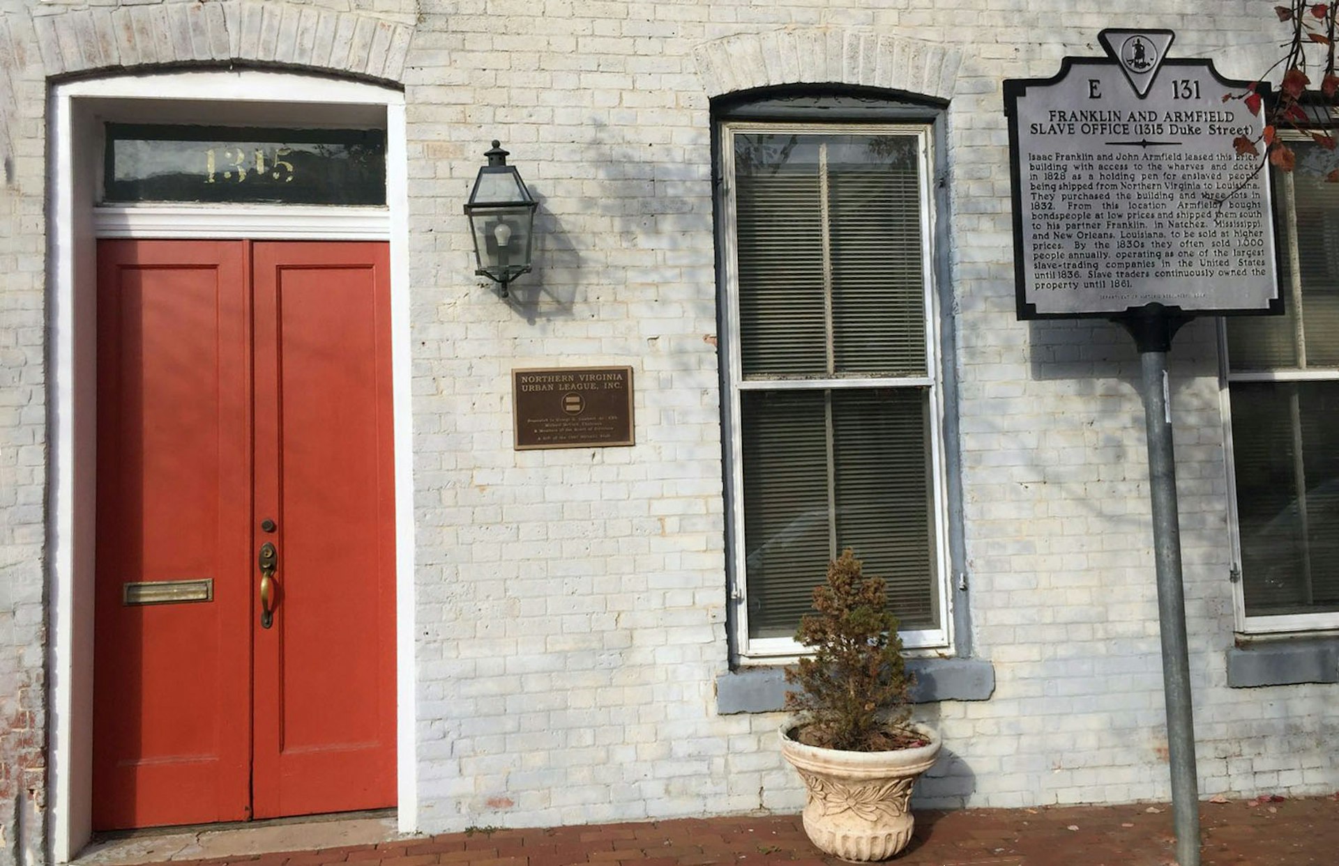 This Federal row house has a dark history at the heart of the slave trade © Barbara Noe Kennedy / Lonely Planet