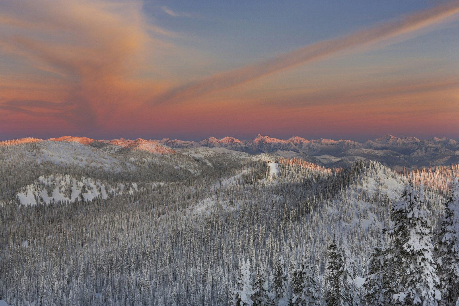 Another day draws to a close in the Whitefish Range, Flathead Valley, Montana © Danita Delimont / Getty Images