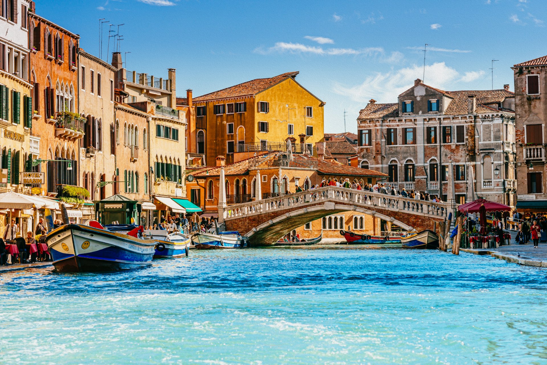Features - Ponte delle Guglie in Venice, Italy