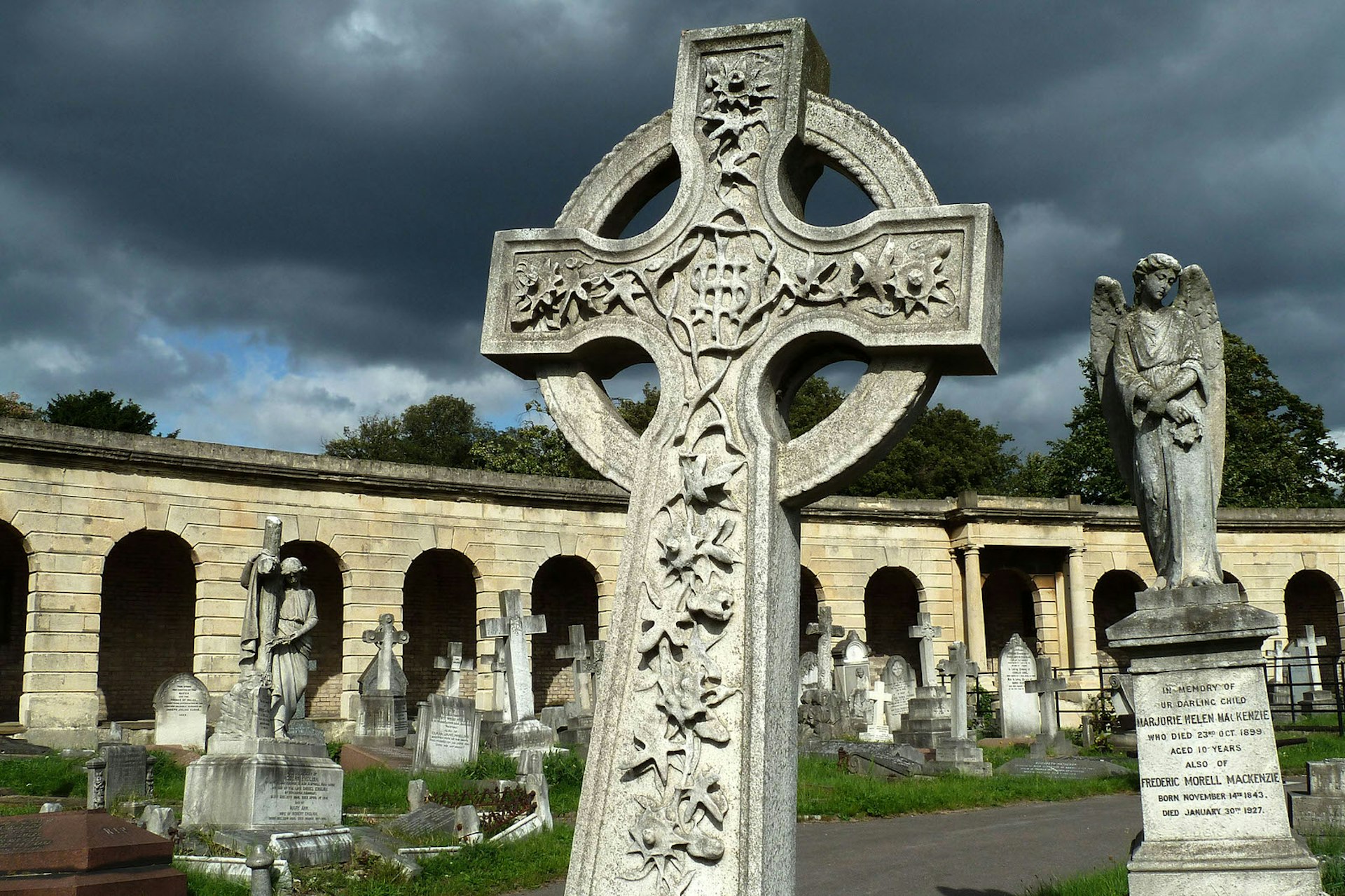 With a little planning you can visit the catacombs of Brompton Cemetery, which houses sufragette Emmeline Pankhurst © Jim Dyson / Getty Images