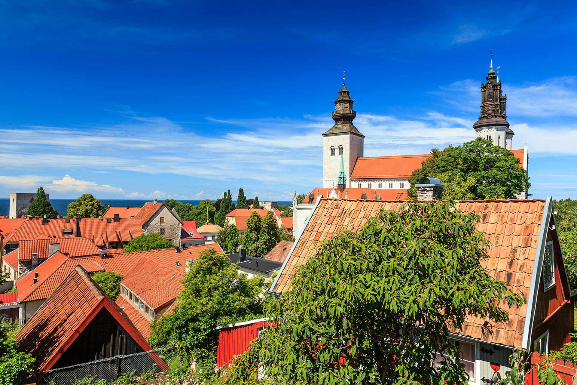 A view over the red rooftops of Visby's Old Town © loneroc / Shutterstock