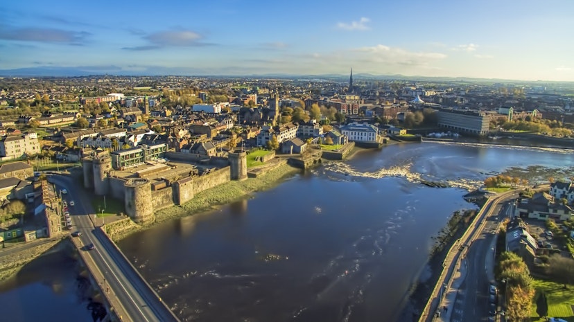 Limerick City, with the Shannon and King John's Castle in the foreground © Mikroman6 / Getty Images