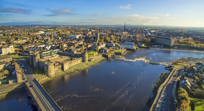 Limerick City, with the Shannon and King John's Castle in the foreground © Mikroman6 / Getty Images