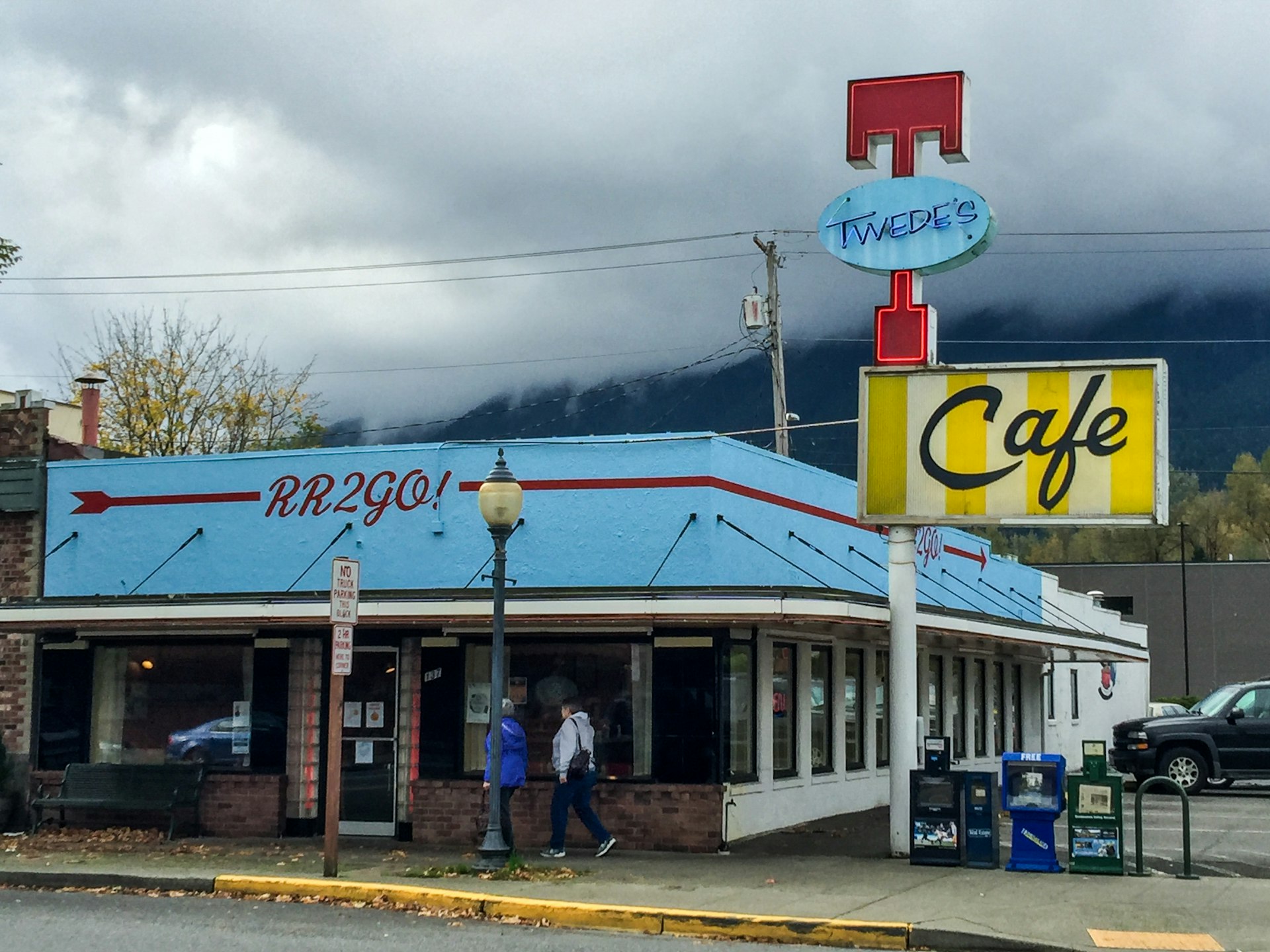 Exterior of Twede's Café, North Bend, seen onscreen as the Double R Diner © Tim Richards / Lonely Planet