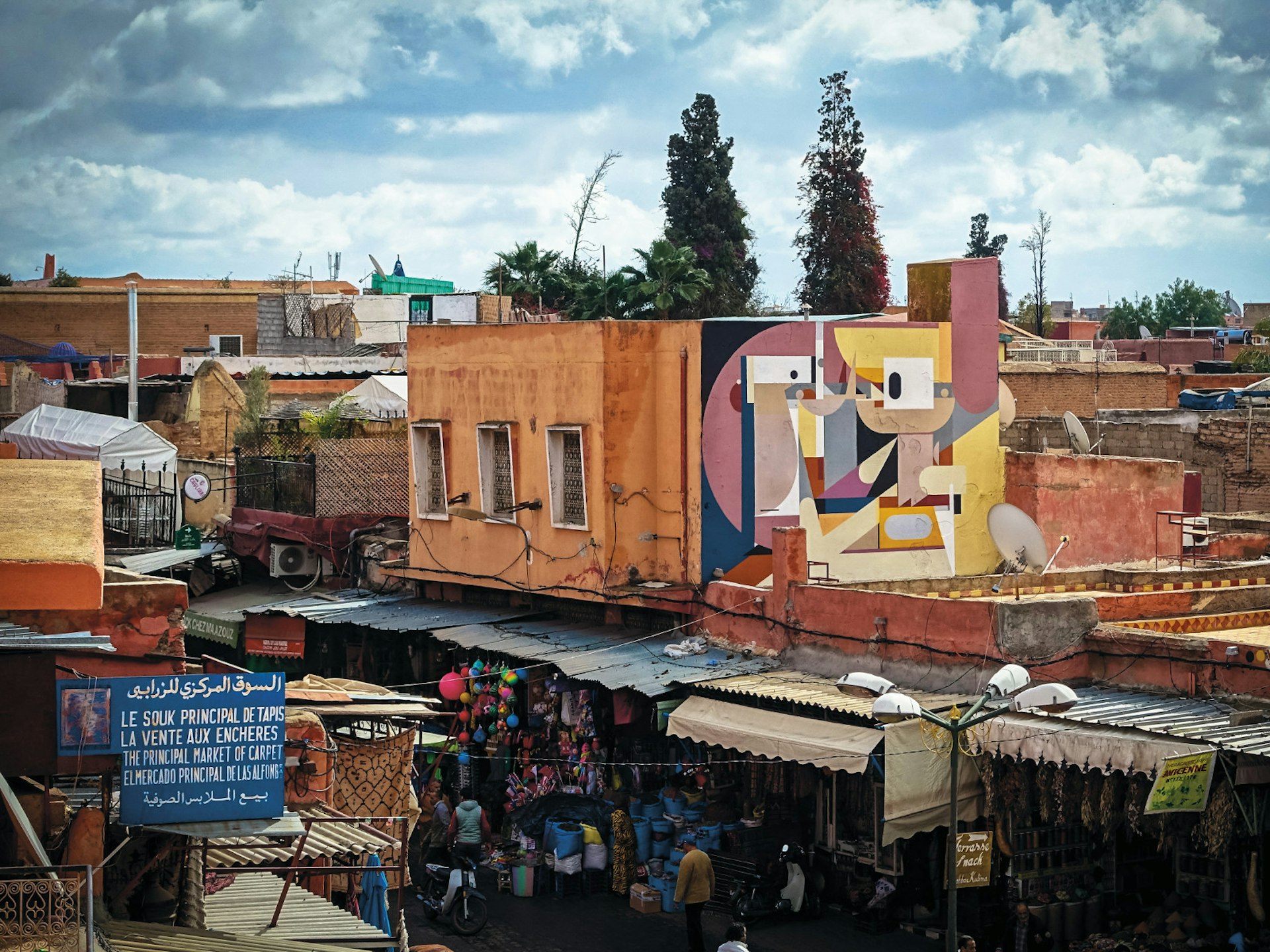 Features - mural - alexey luka for mb6 street art - marrakesh, place des épices
