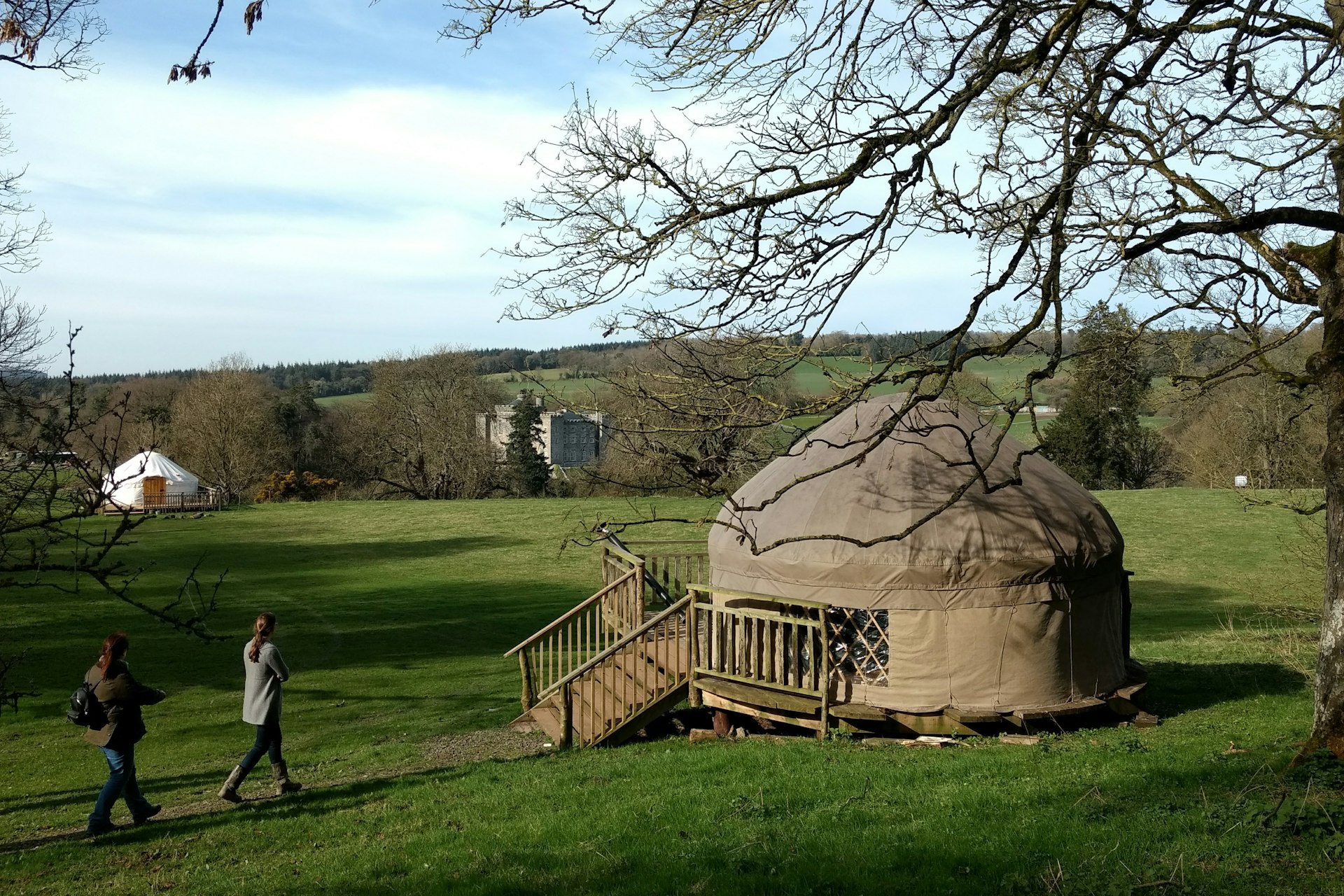 The Yurts at Rock Farm gaze down on Slane Castle, which connects George VI and Axl Rose © James Smart / Lonely Planet
