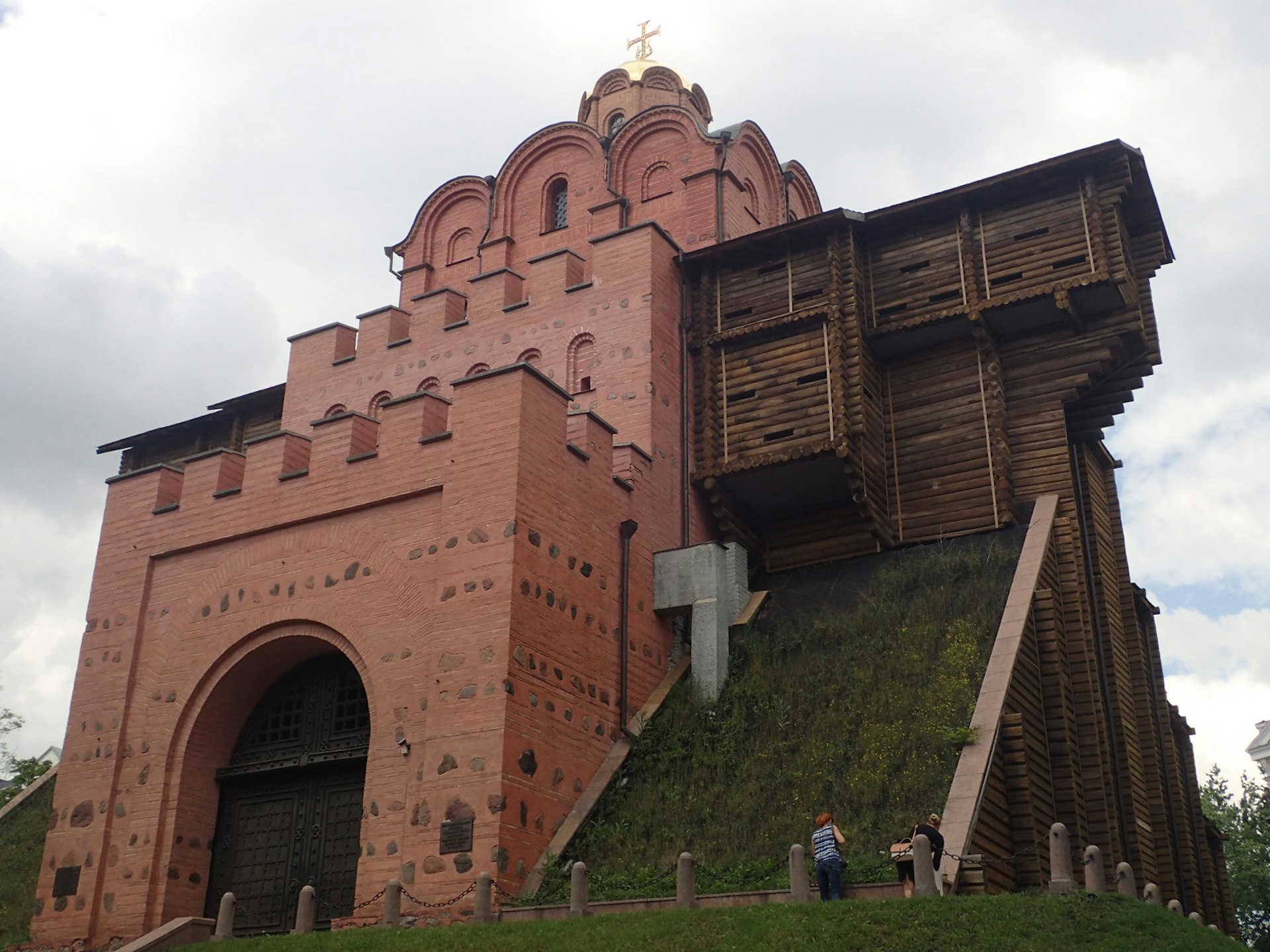 Kyiv's Zoloti Vorota gate © Tim Richards / Lonely Planet