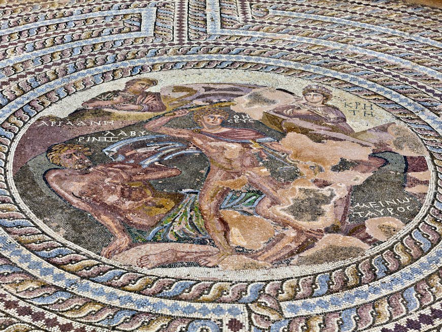 Forntida mosaiker på Pafos arkeologiska plats © Debu55y / Shutterstock