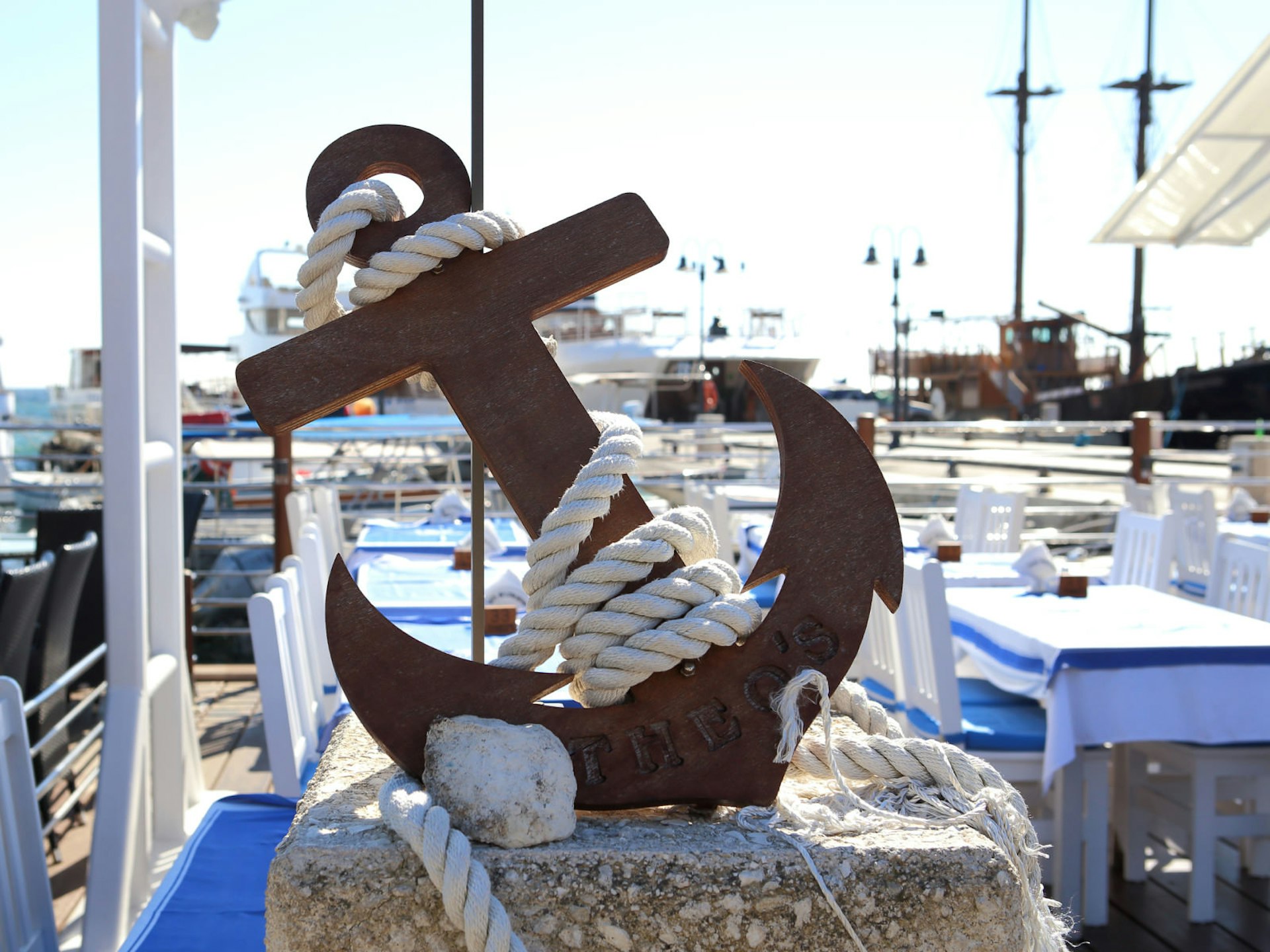 A harbourside restaurant in Kato Pafos © tviolet / Shutterstock