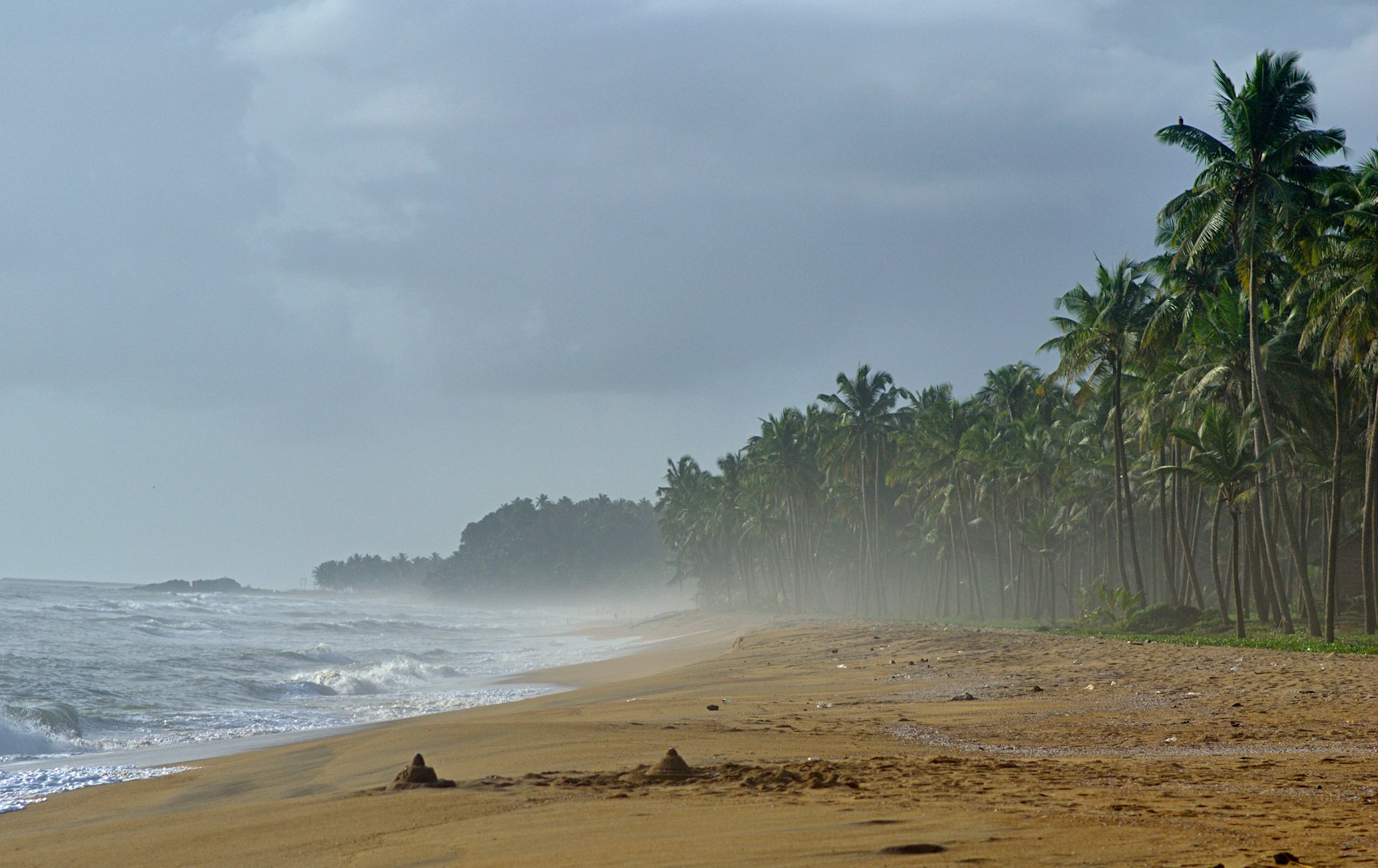 Wild beaches without a sunbather in sight, northern Kerala © Raghavan Prabhu / CC by 2.0