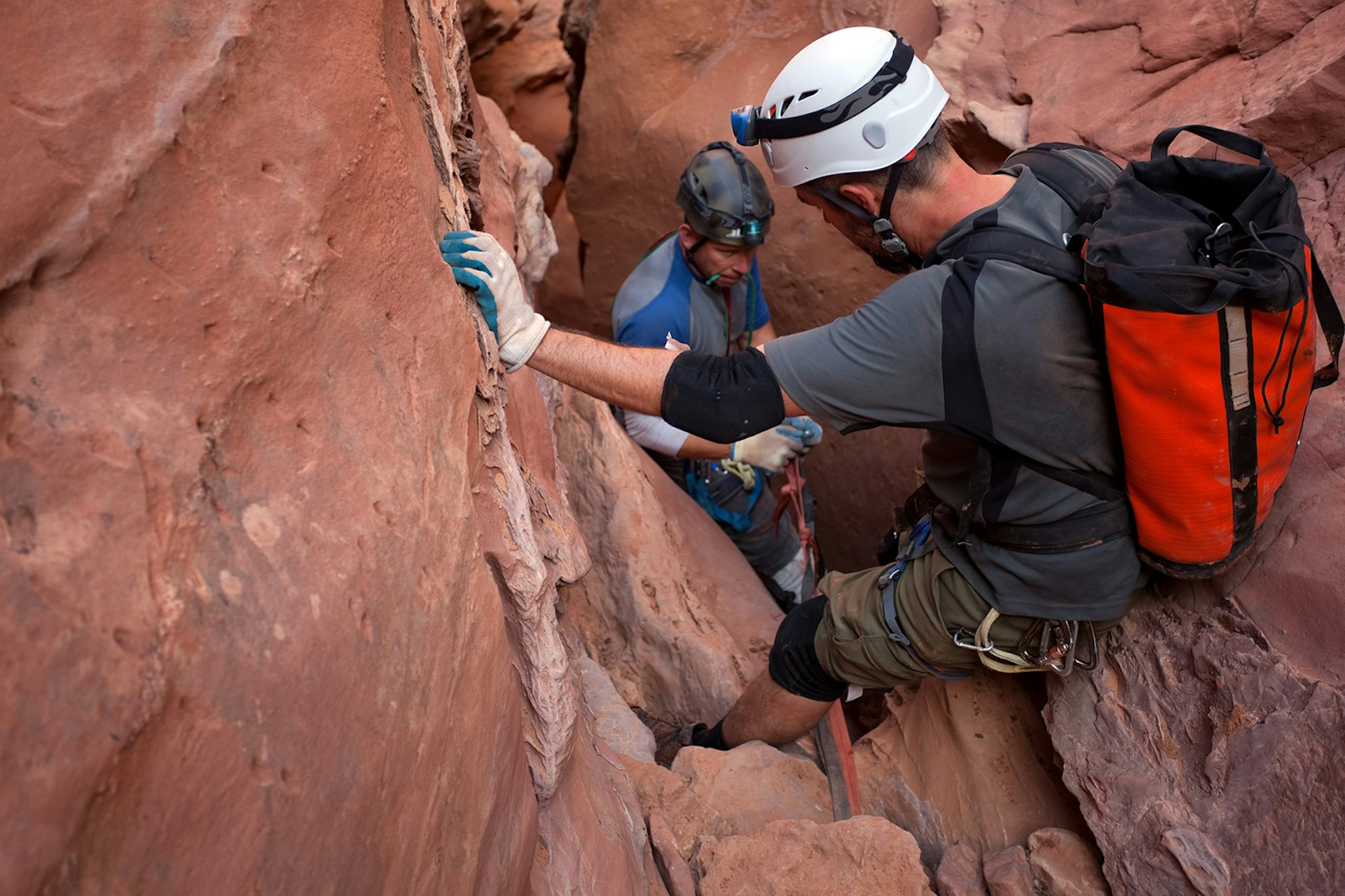 Features - slot canyon adventure teamwork