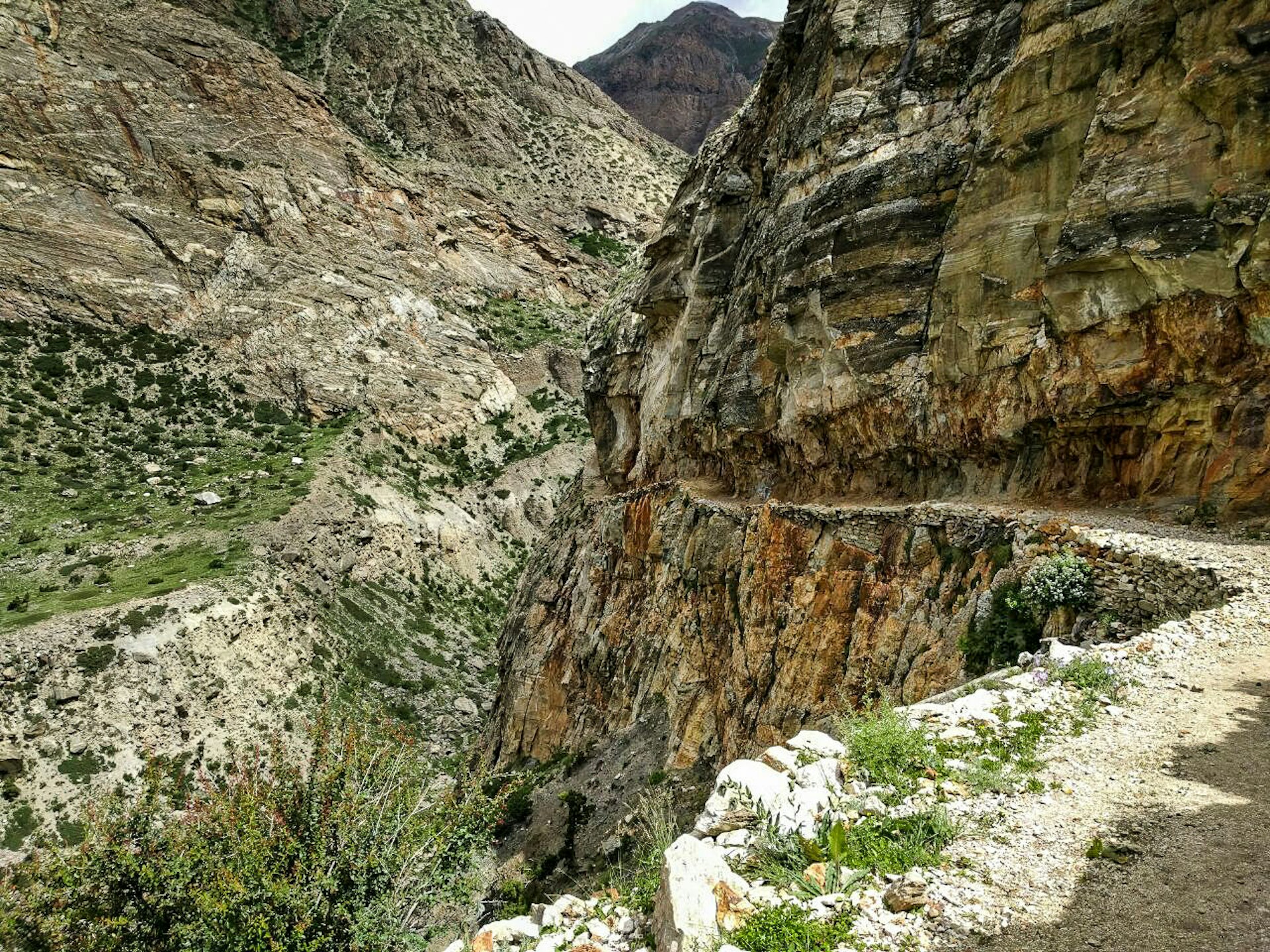 View of the trail towards Phu