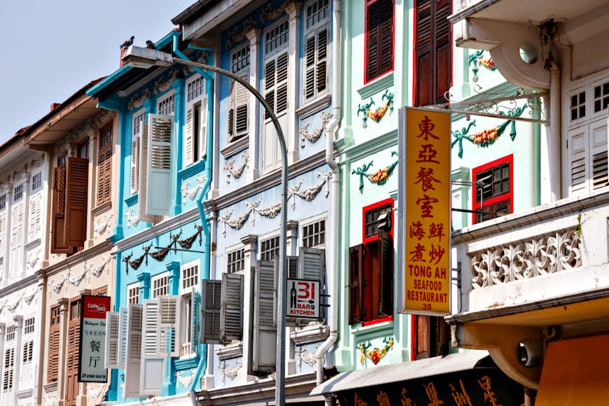 De livligt målade butikshusen på Keong Saik Road döljer en mängd utmärkta restauranger © Juriaan Wossink / Getty Images