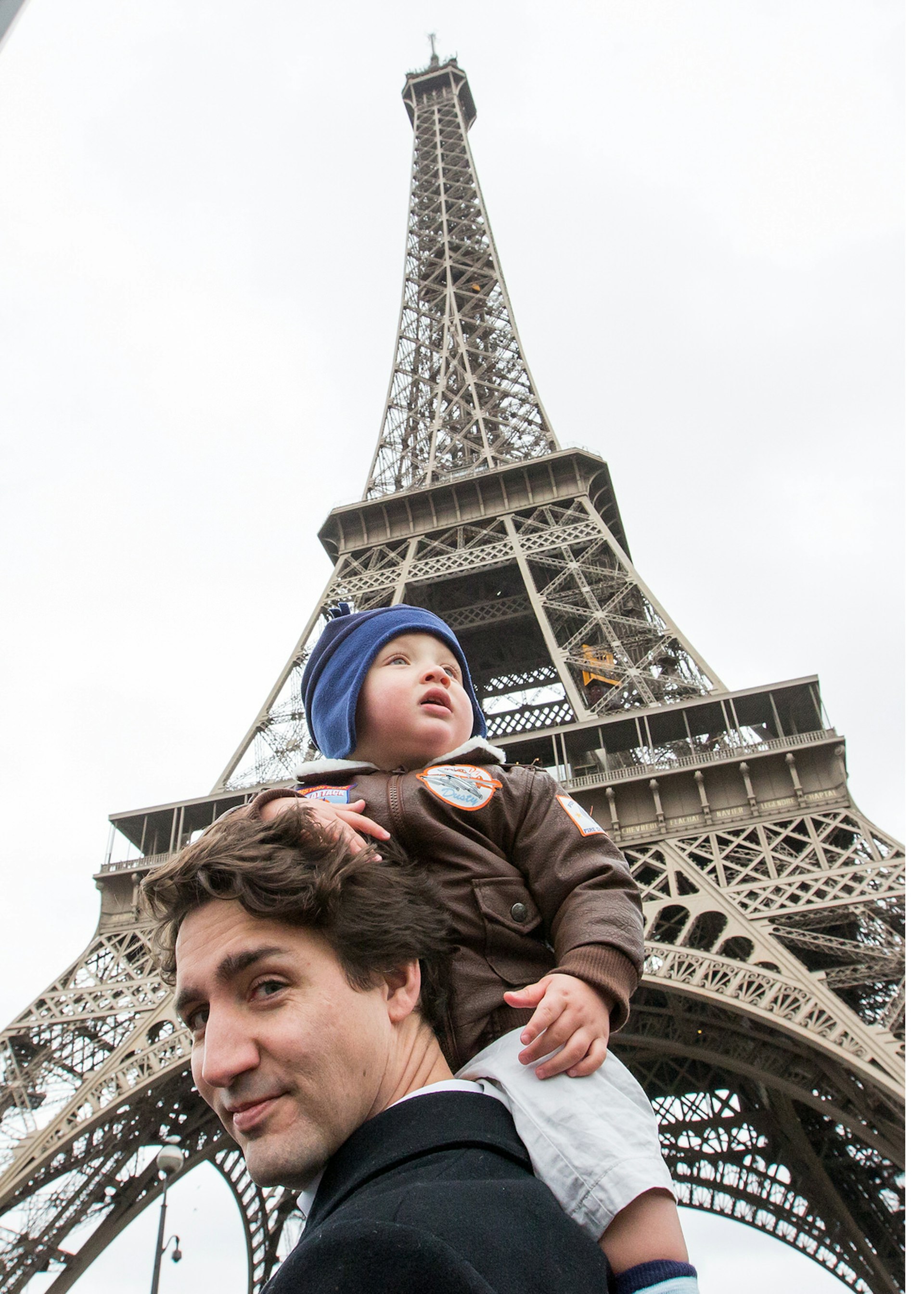 Canadian Prime Minister Justin Trudeau visiting Paris' Eiffel Tower with his youngest child, Hadrien © Adam Scotti / PMO