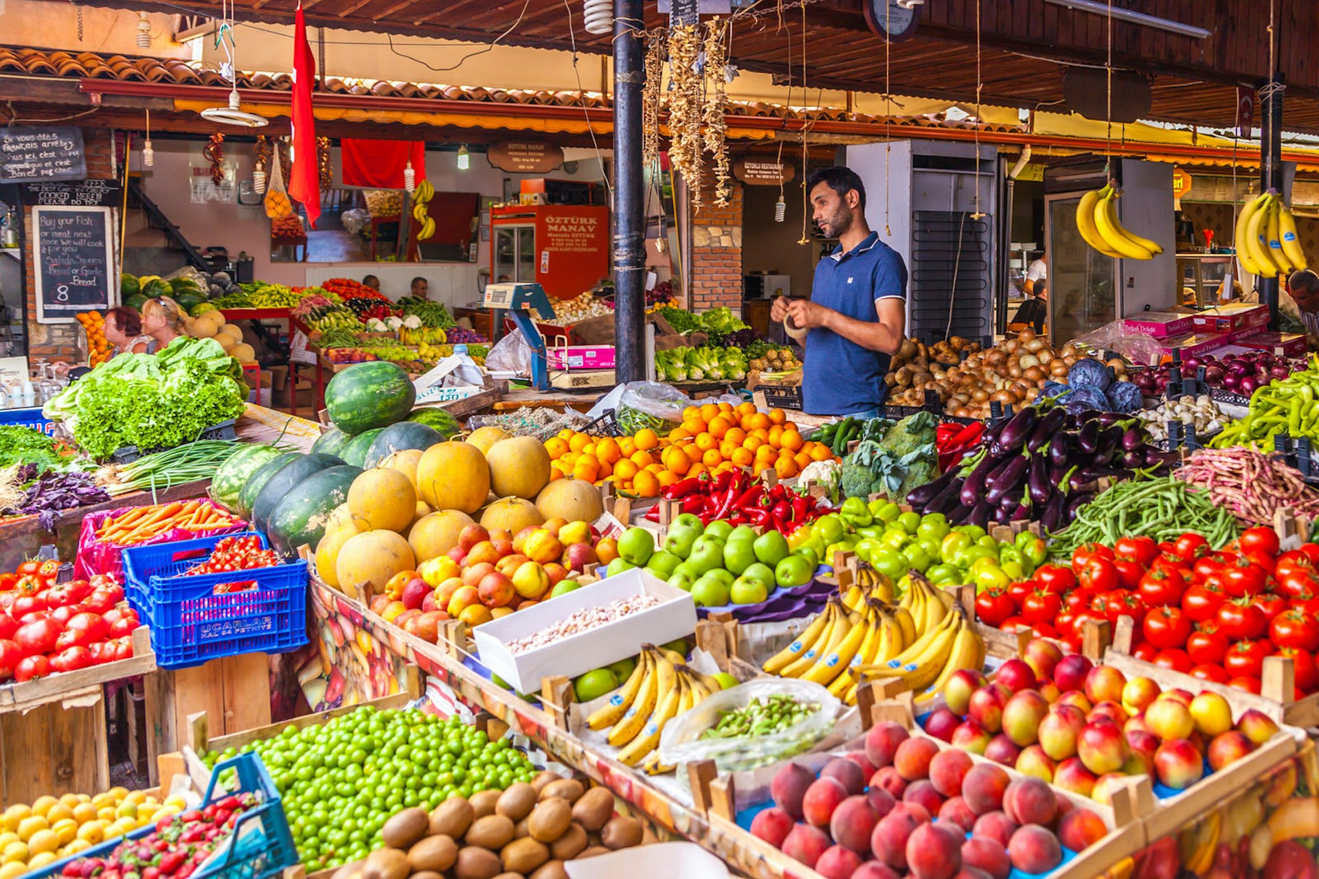 Fresh fruit and vegetables at Fethiye market © Kvitka Fabian / Shutterstock