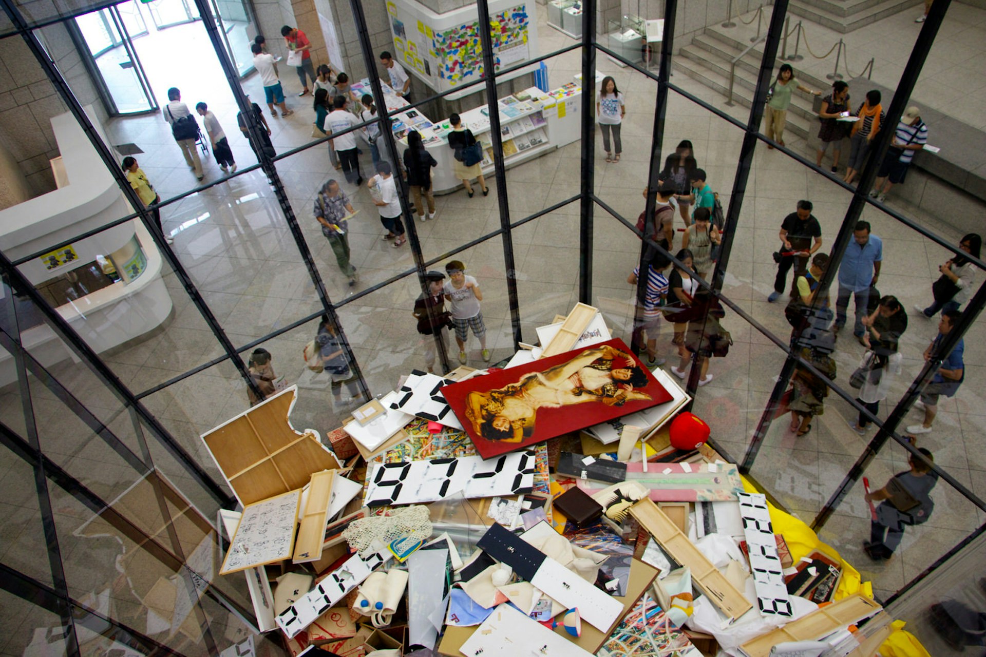 Art Bin (2010/2014) by Michael Landy, installation in the 2014 Yokohama Triennale