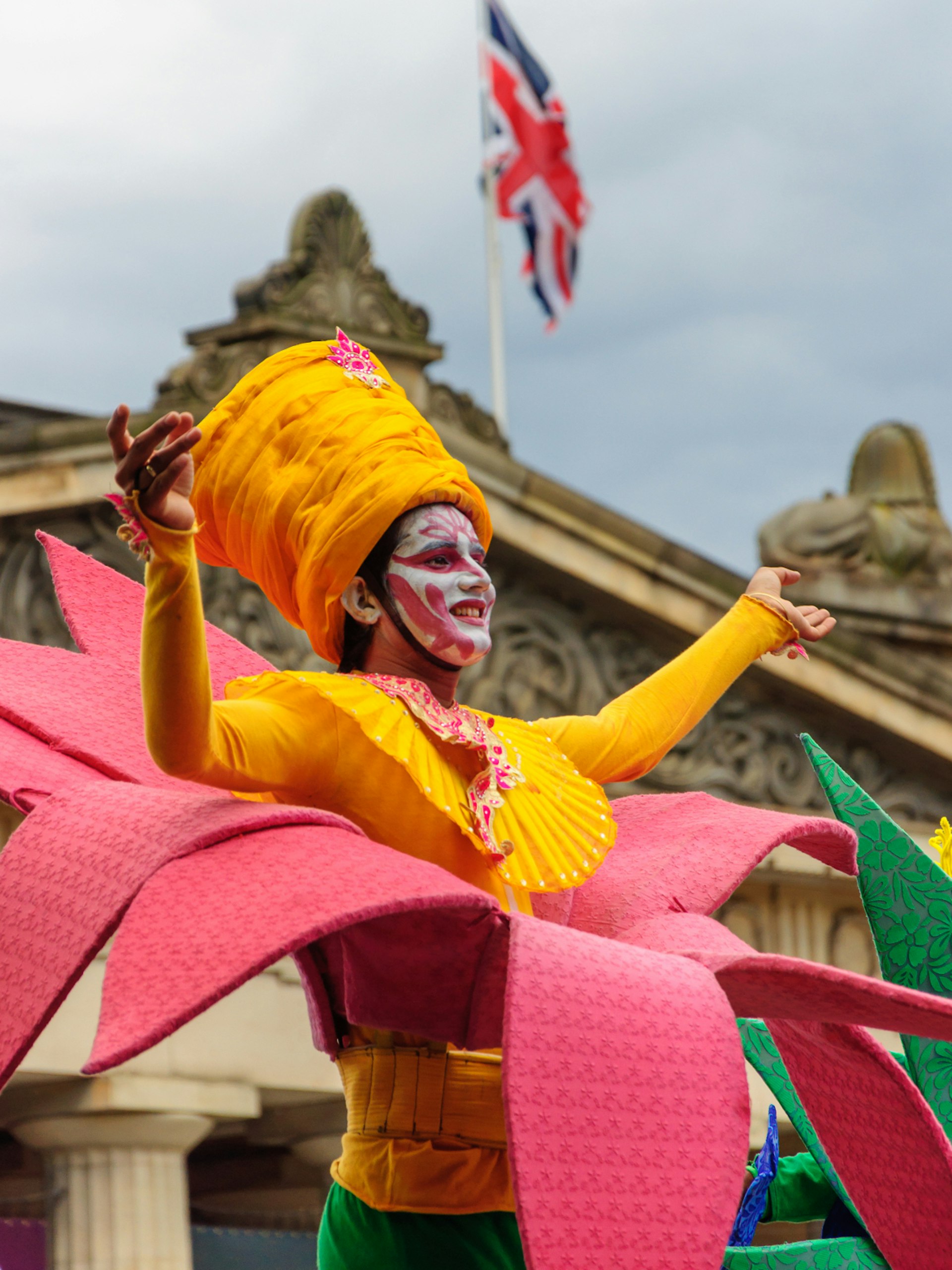 Participant in the Edinburgh Jazz & Blues Festival carnival parade © Skully / Shutterstock
