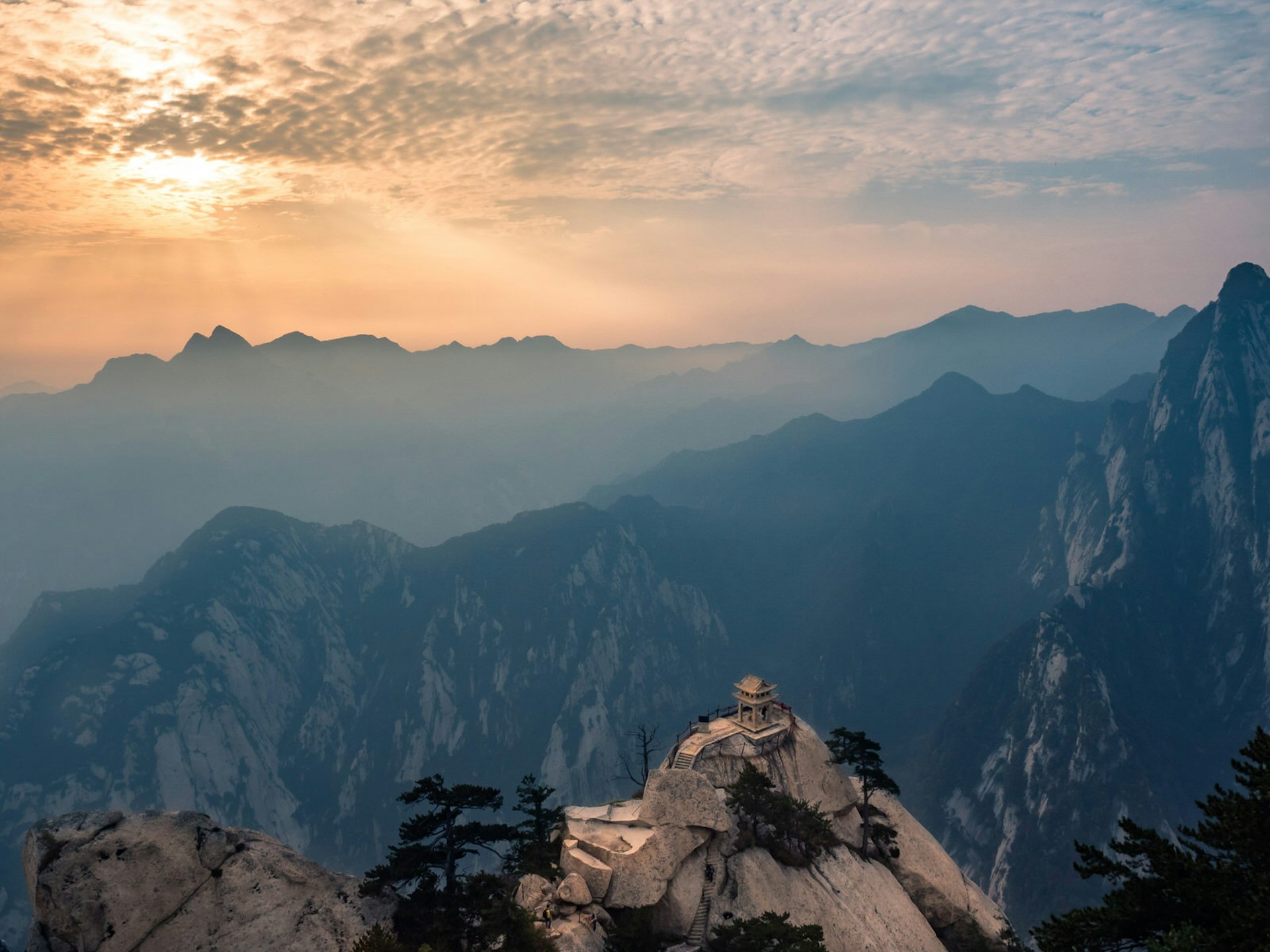 Sunrise is the most spiritual time of day on Hua Shan © Klaus Eulenbach / EyeEm / Getty