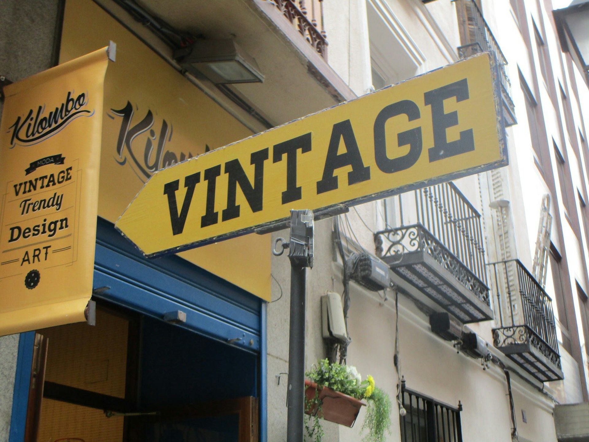 Vintage shop sign Madrid, Spain