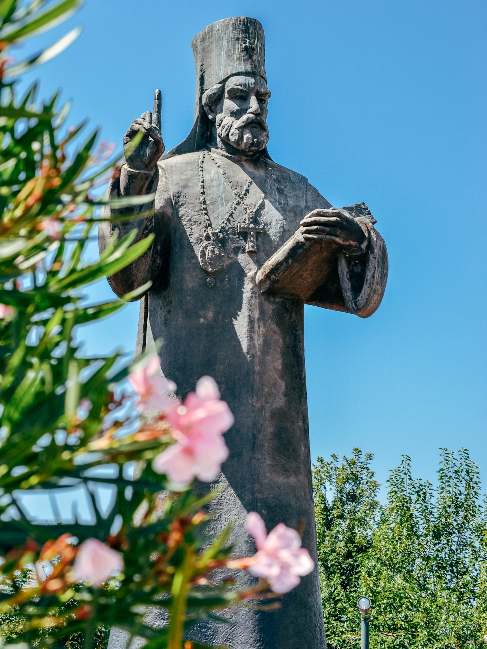 The St Peter of Cetinje monument in University Park © Mateone / Shutterstock