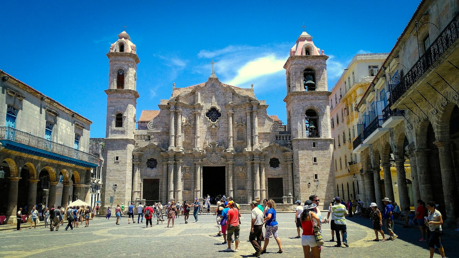 Features - Catedral de La Habana