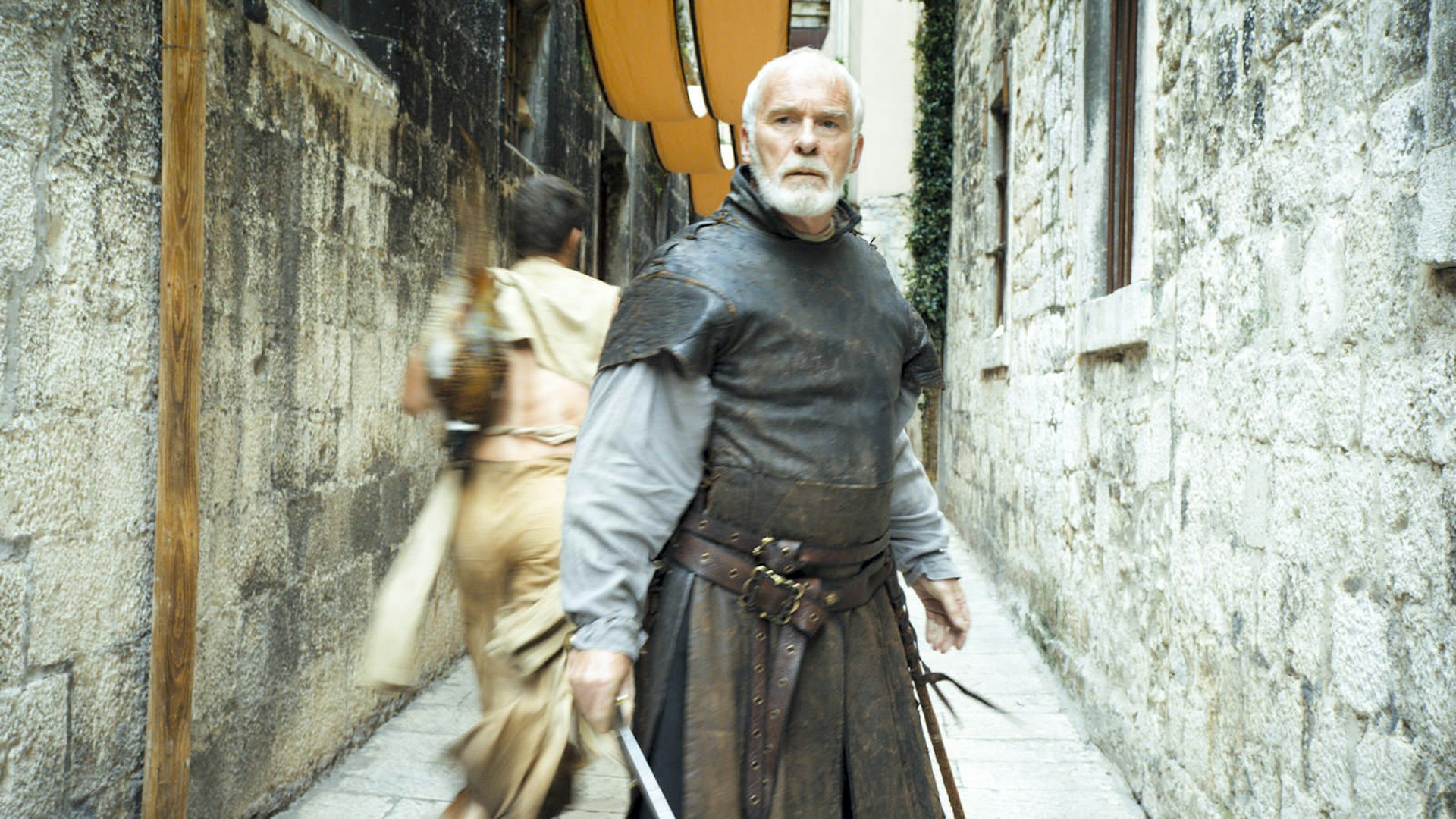 Ser Barristan fights the Sons of the Harpy in the streets of Split