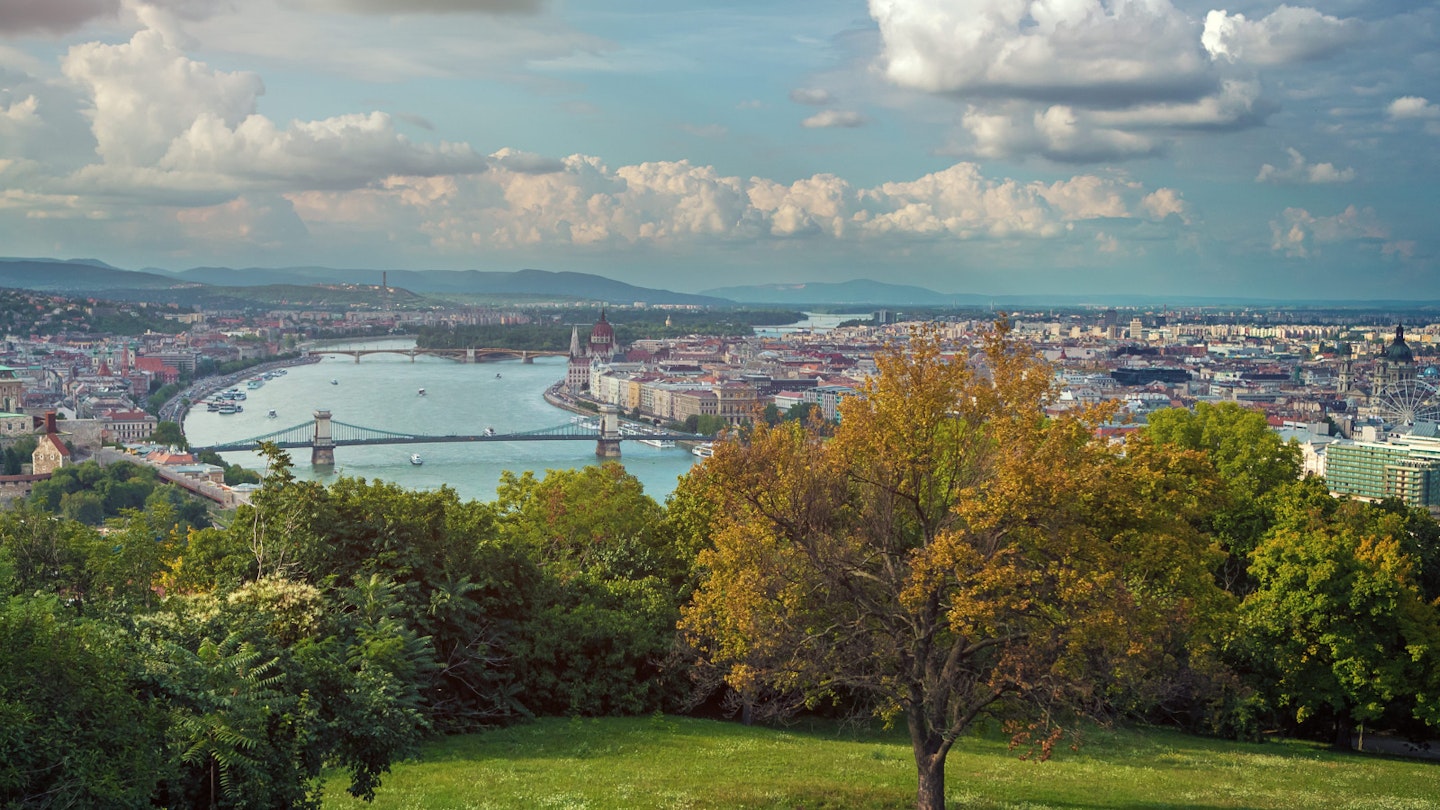 View over Budapest and the Danube from the top of Gellért Hill © Peter Zelei Images / Getty Images
