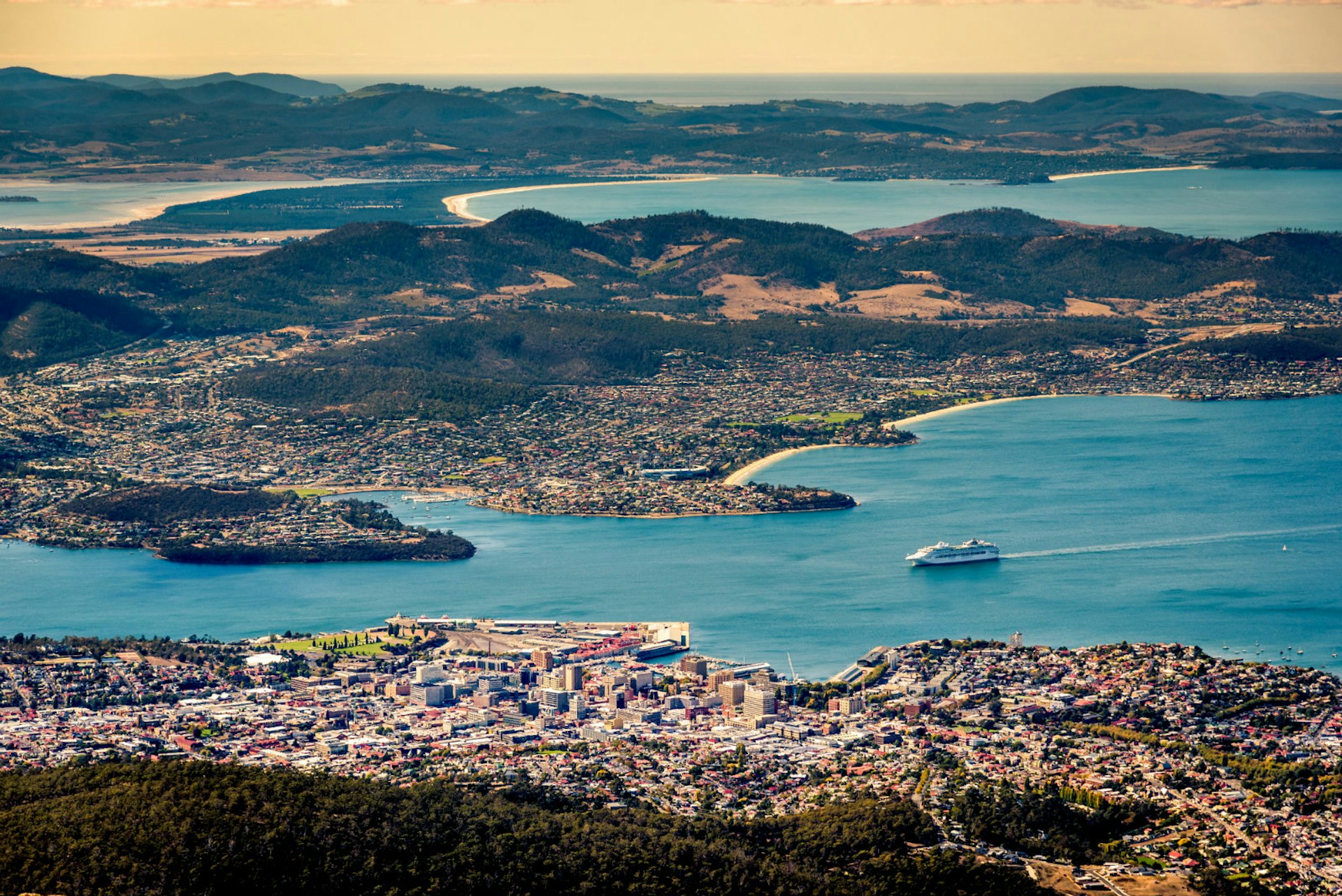 Tony Wheeler's top 10 cities - Hobart, as seen from the top of Mount Wellington, Tasmania © Posnov / Getty Images
