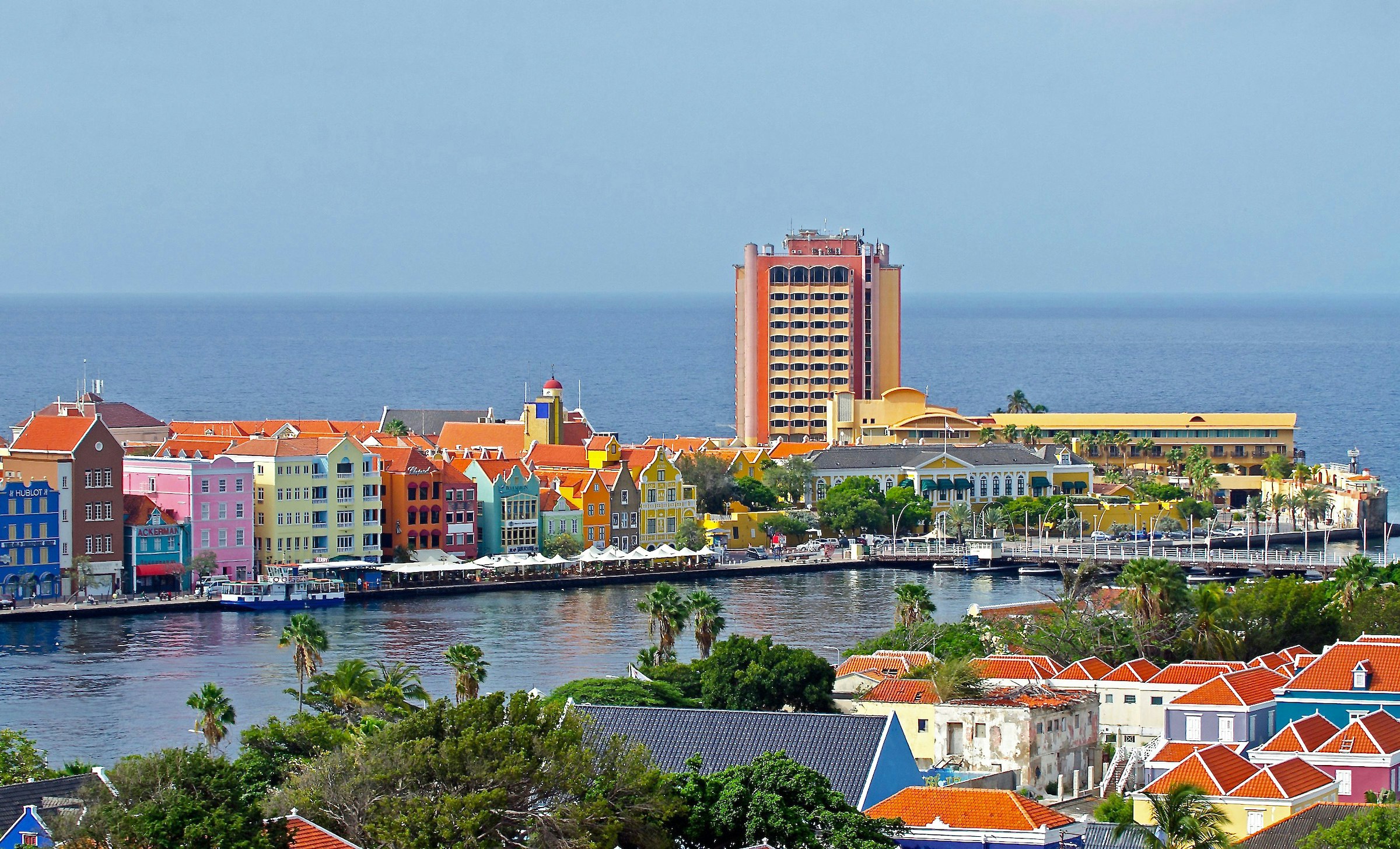 Features - Intro_View-Willemstad_LG_5907-04835c60aeb1