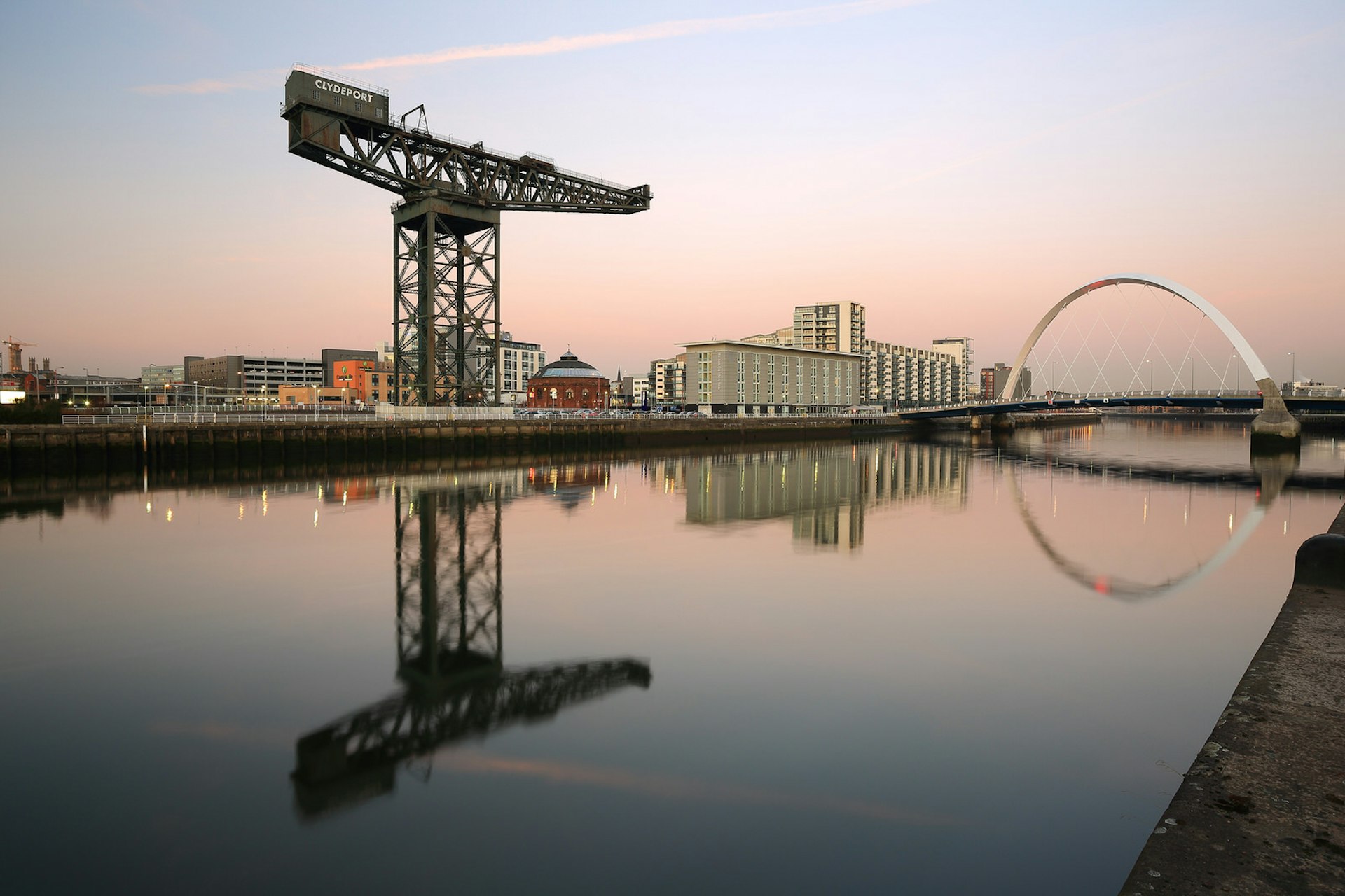 A trip along the Clyde is a trip through Glasgow's history, from industrial heritage to gleaming new developments © Targn Pleiades / Shutterstock