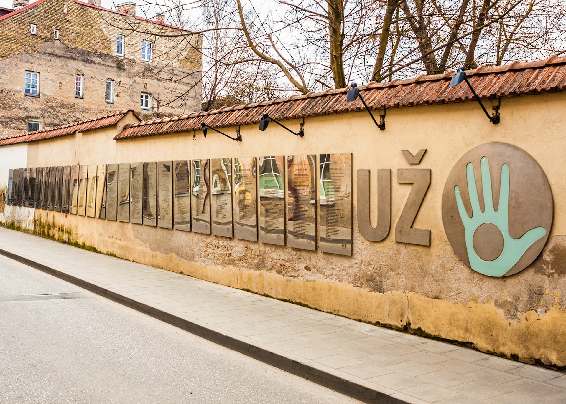 The constitution of the Republic of Uzupis written on the wall of a street in Vilnius, Lithuania © Anastasia Petrova / Shutterstock