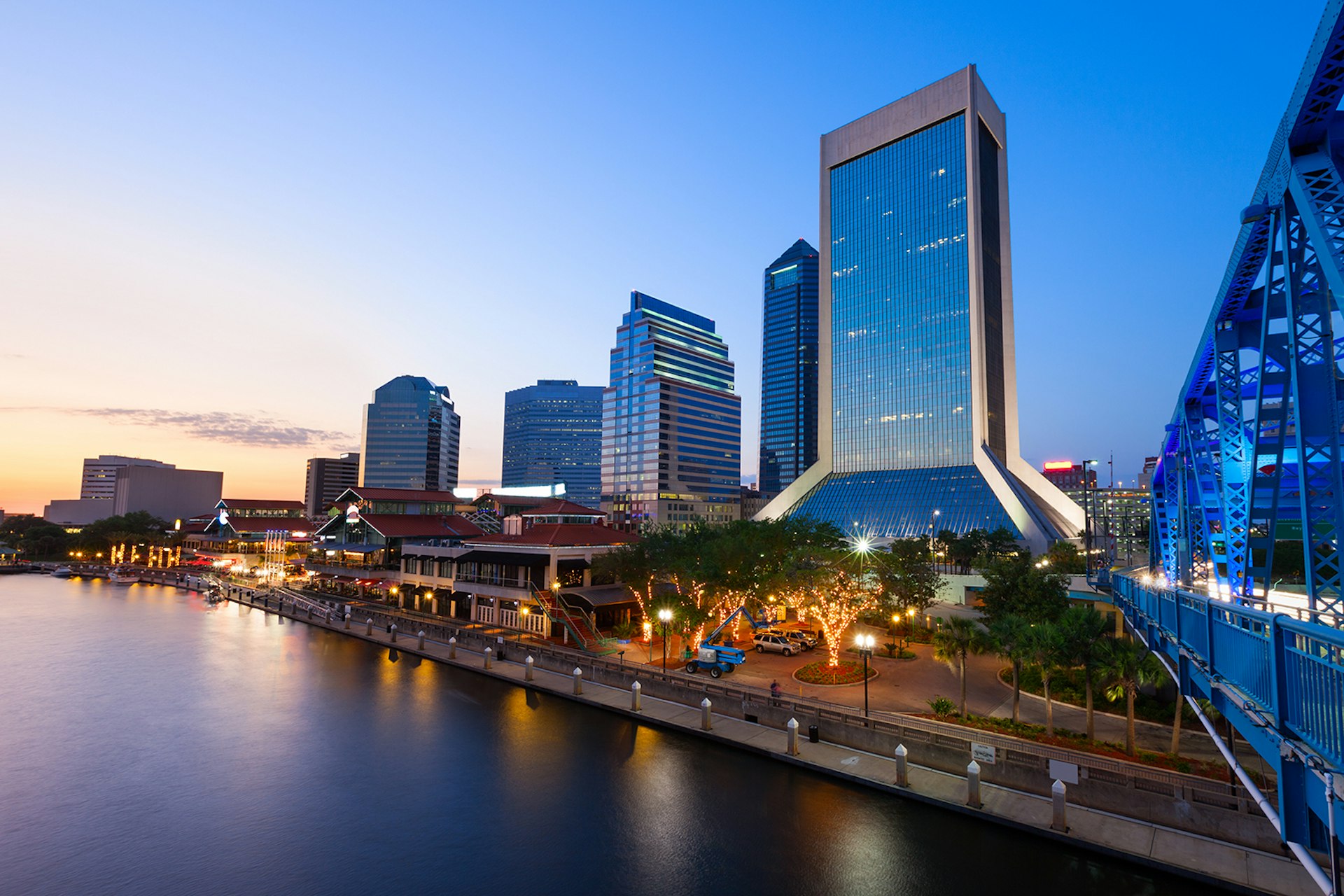 skyline of Jacksonville Florida at night