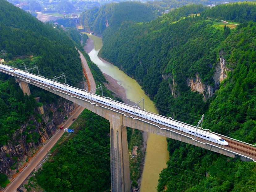 中国现在拥有世界上最大的高铁网络，拥有超过22,000公里的赛道©Xinhua新闻社 / Getty