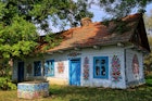 Features - a painted cottage