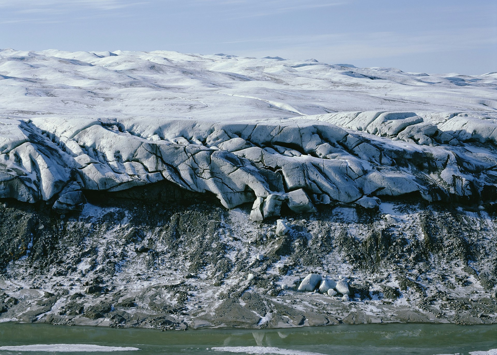 Side view of a glacier in Greenland © Axiom Photographic / Getty Images