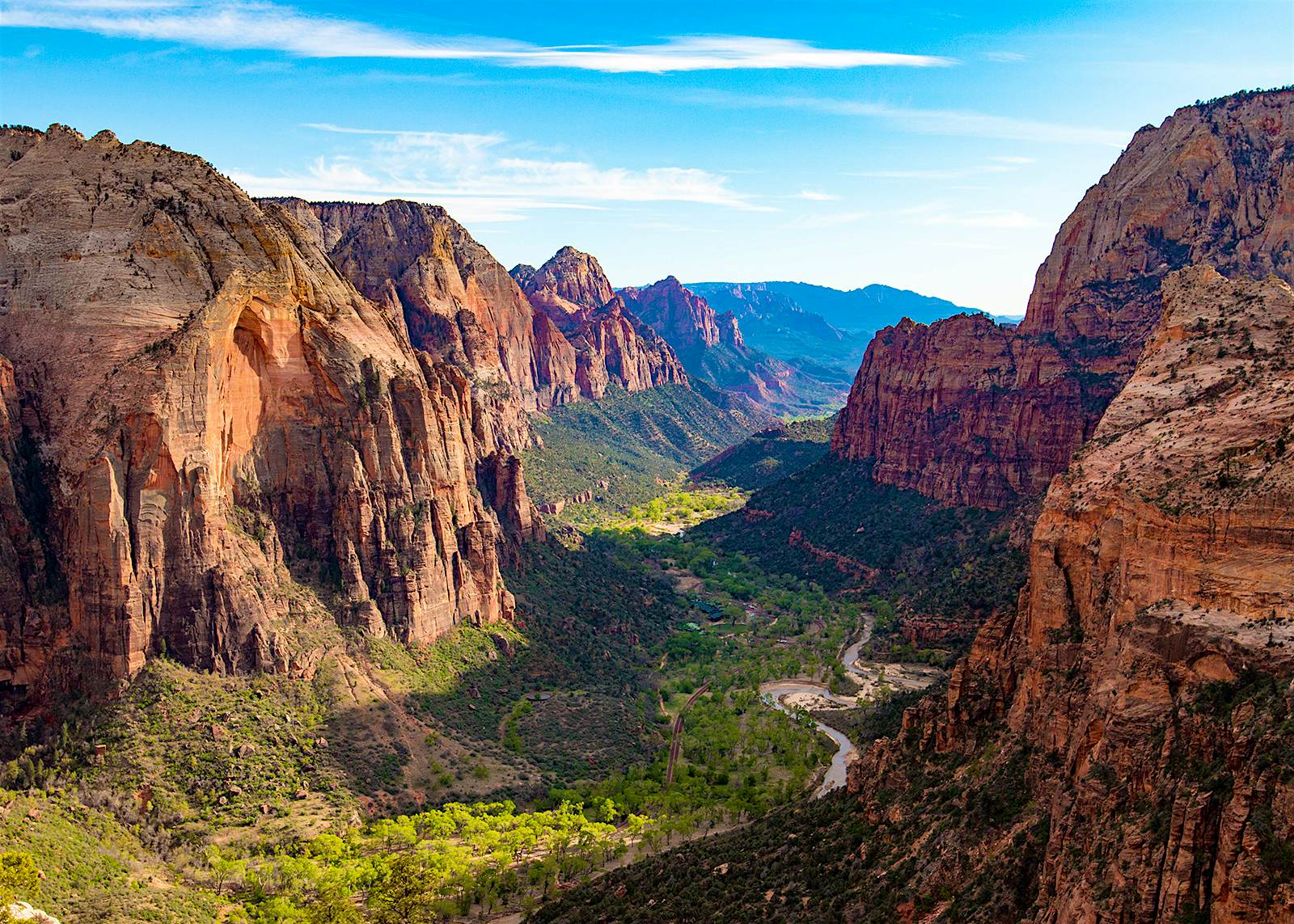 Features - mountains_usa_Lonely_Planet.jpg The head-spinning view from Zion National Park's Angels Landing © evenfh / Getty Images