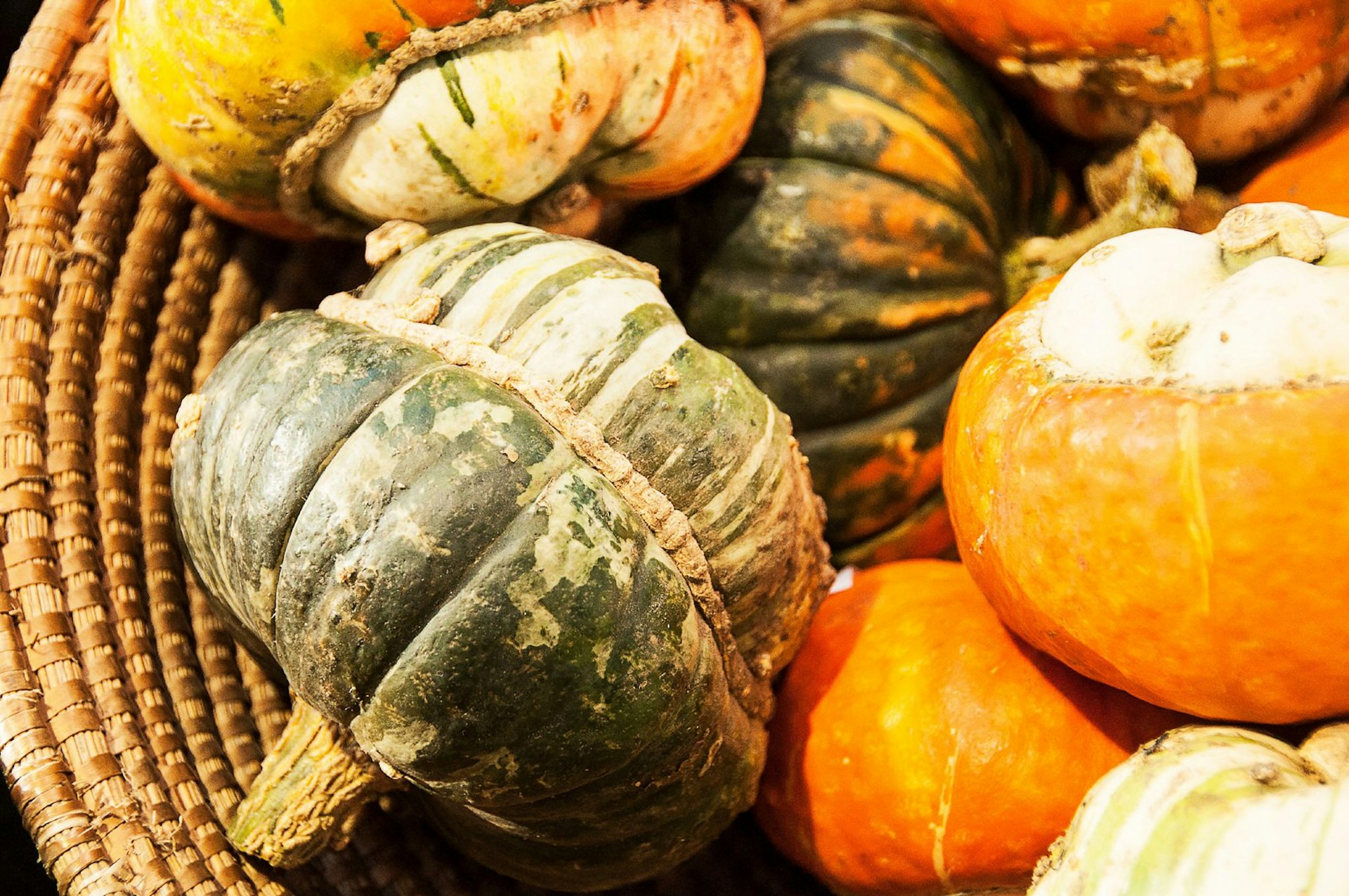 Features - Organic Pumpkins for sale at street market